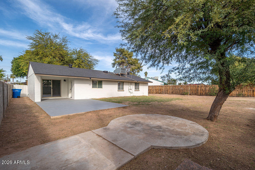 4653 E ALMERIA Road