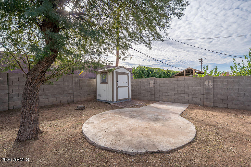 4653 E ALMERIA Road