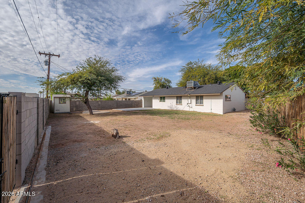 4653 E ALMERIA Road