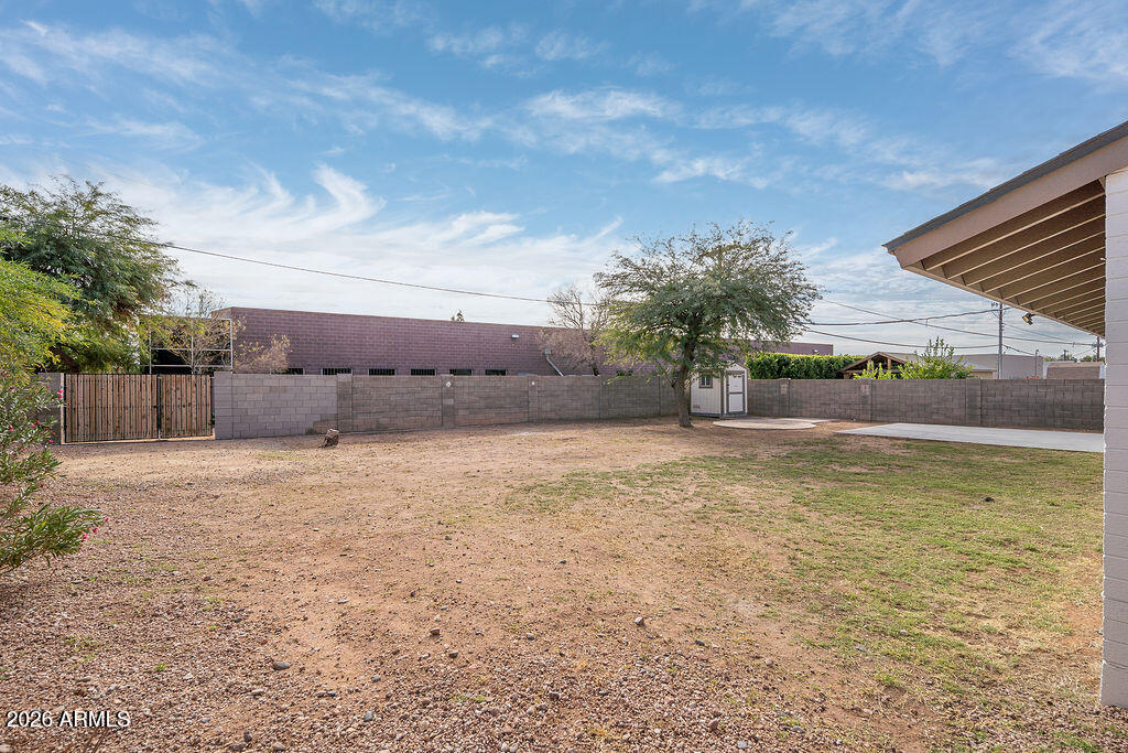 4653 E ALMERIA Road