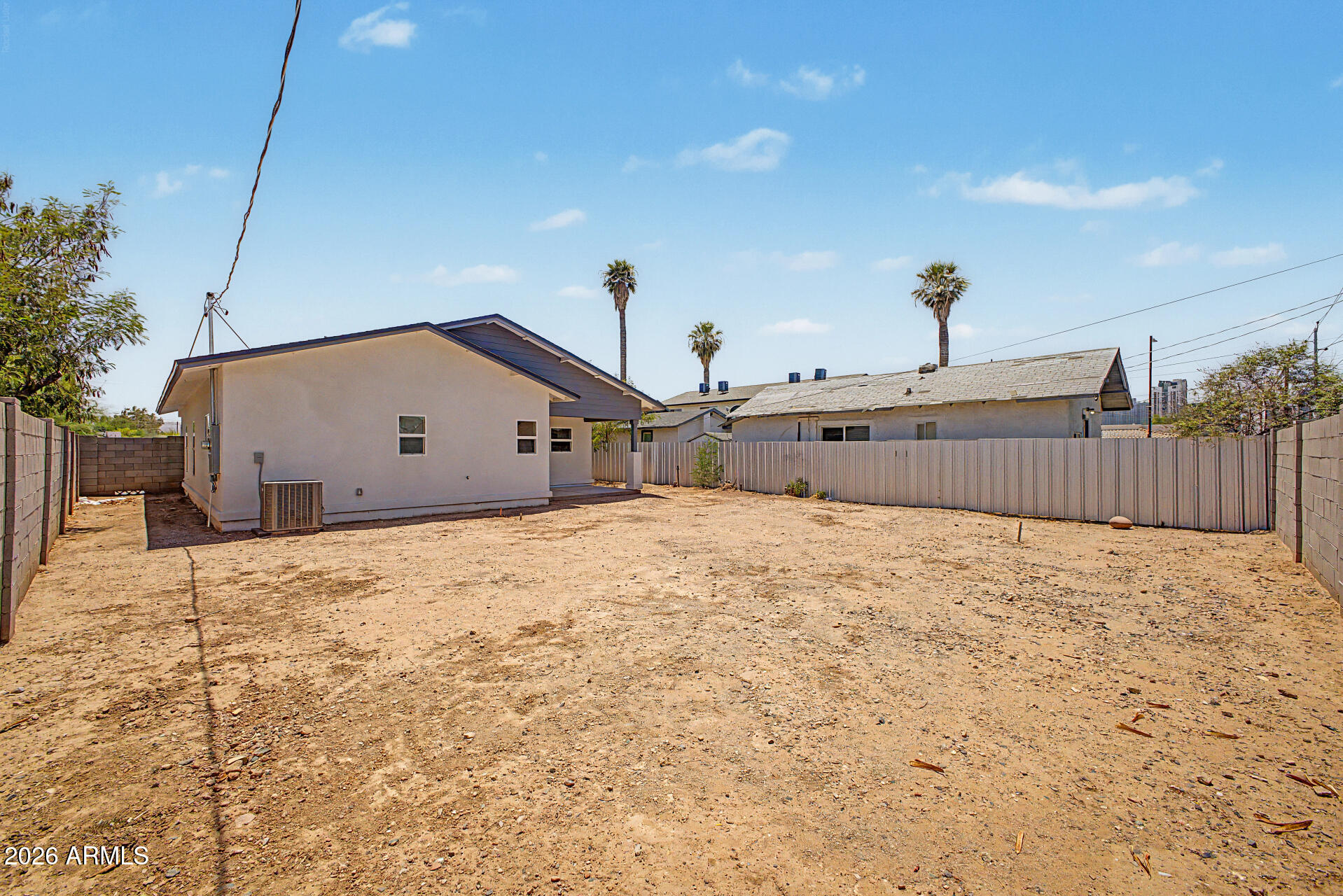 1110 E PIERCE Street