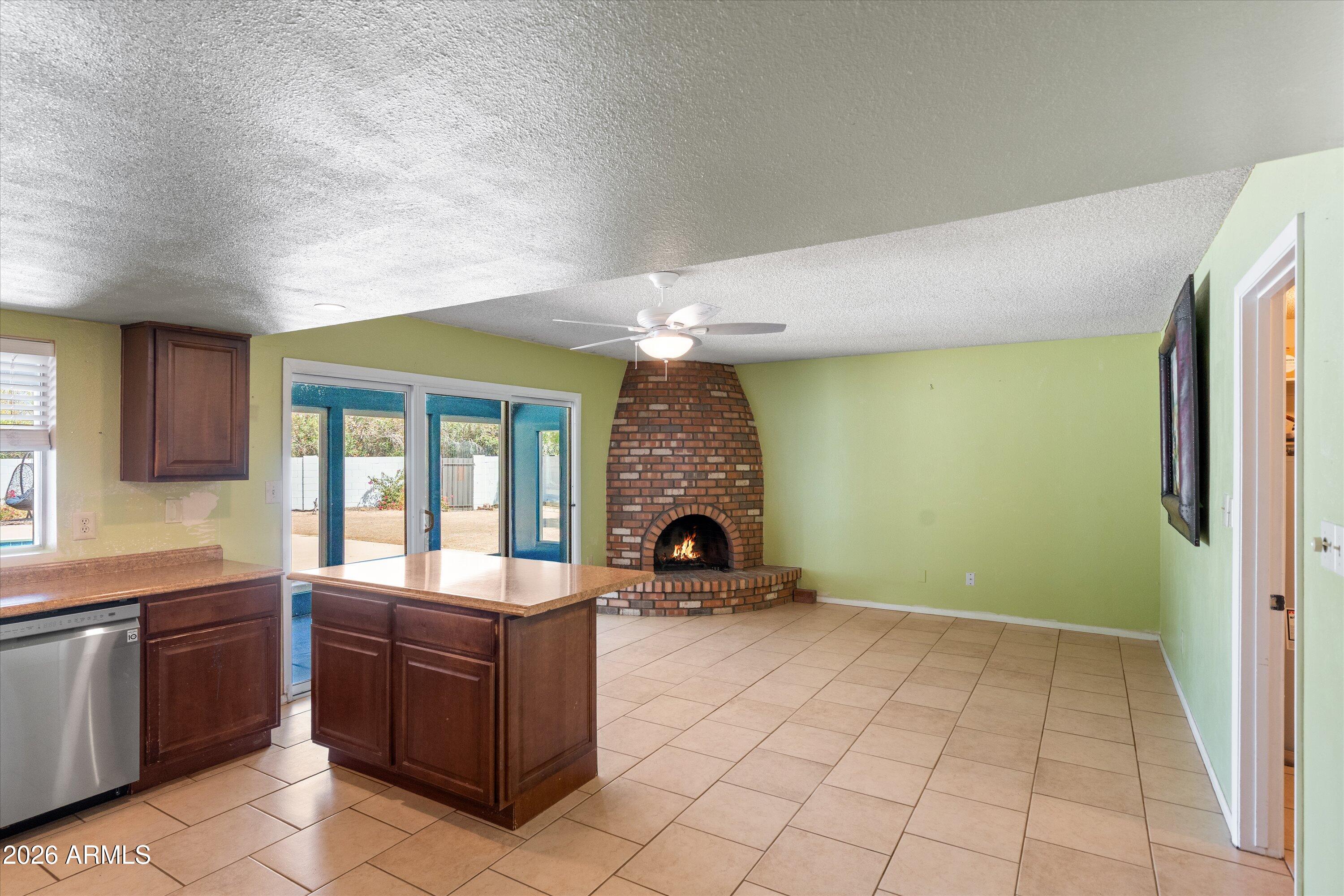 2628 W MENDOZA Circle