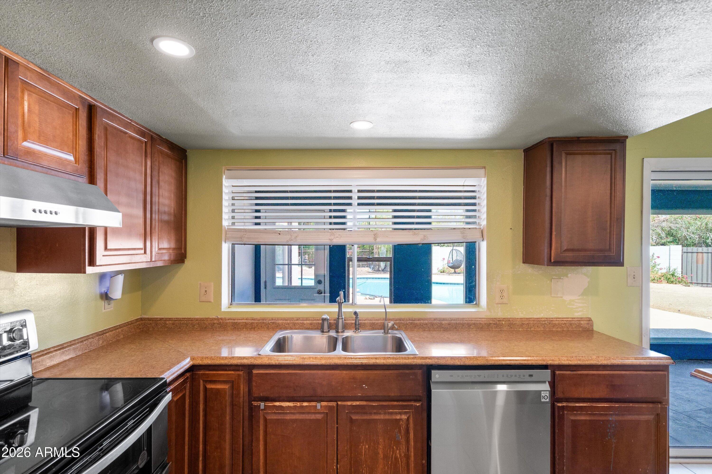 2628 W MENDOZA Circle