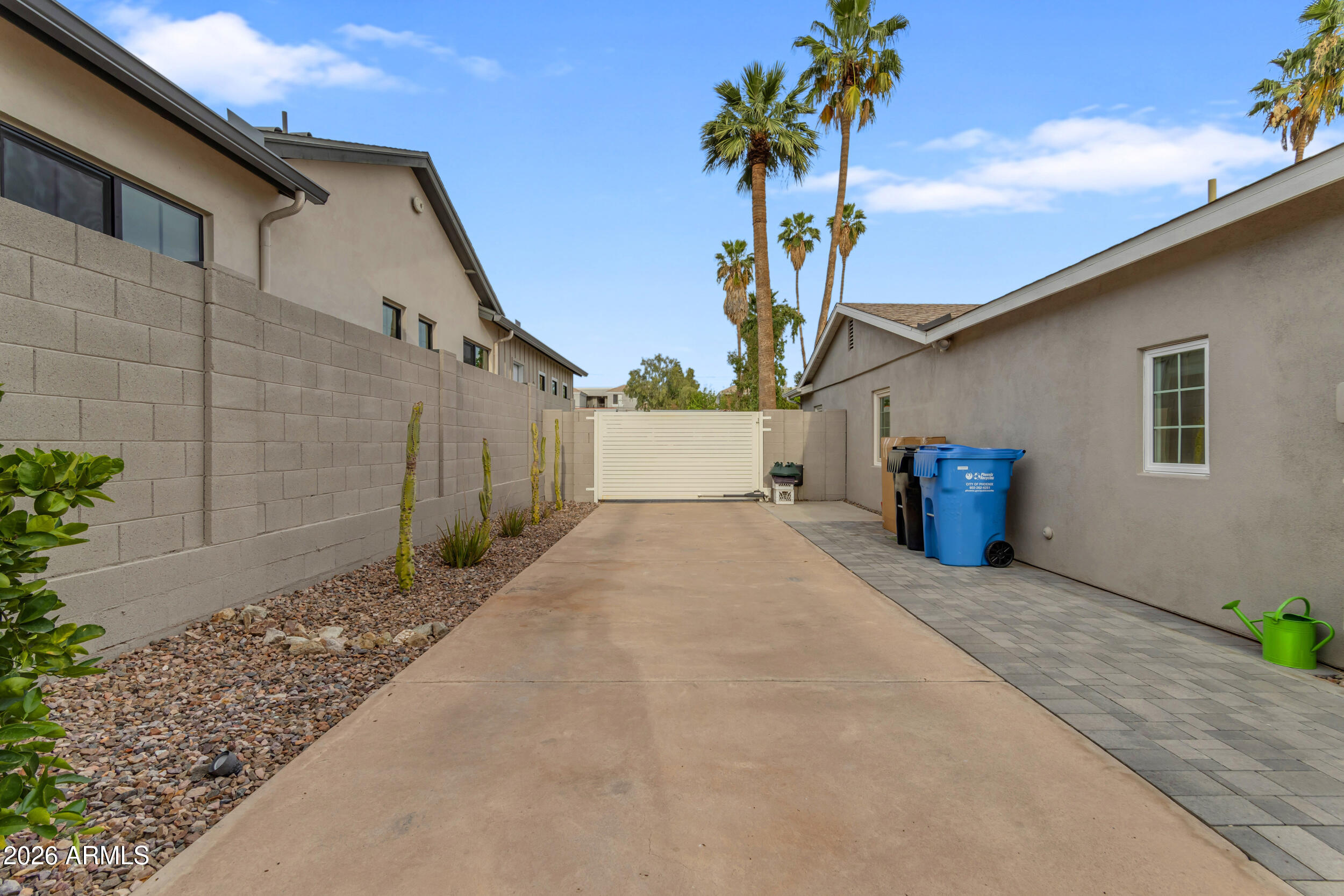 4126 N 44TH Place