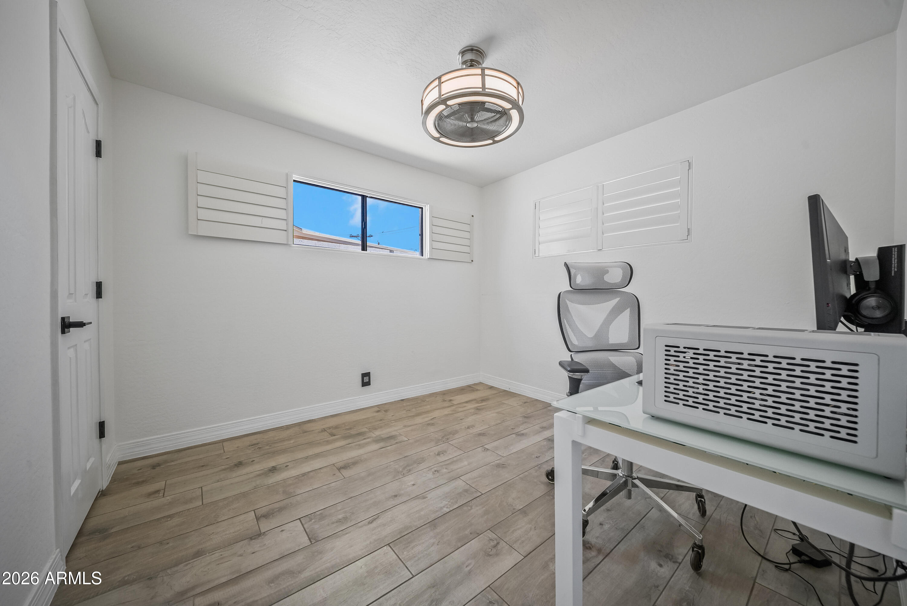 2827 N 69TH Place