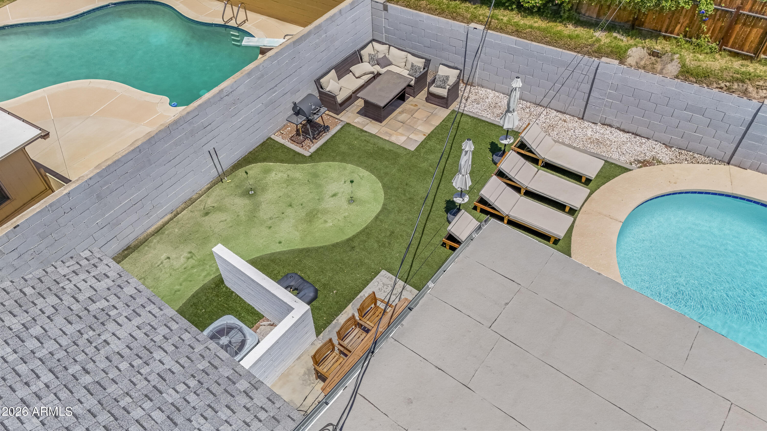 2827 N 69TH Place