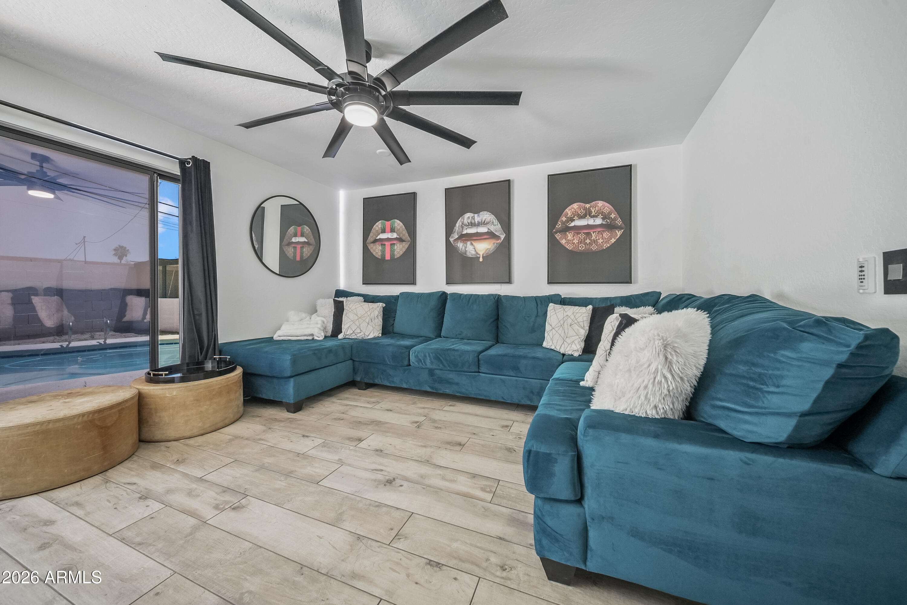 2827 N 69TH Place