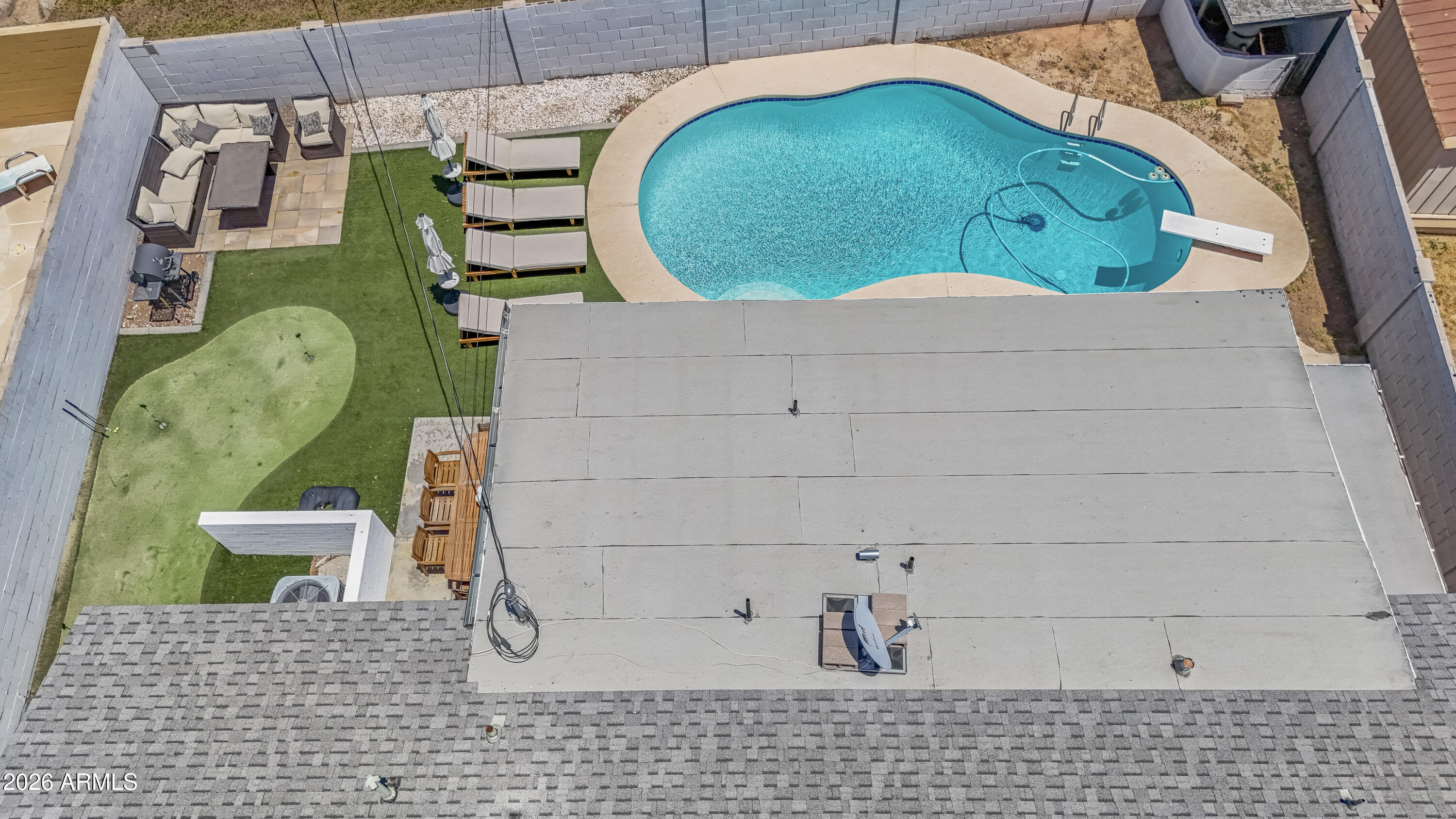 2827 N 69TH Place
