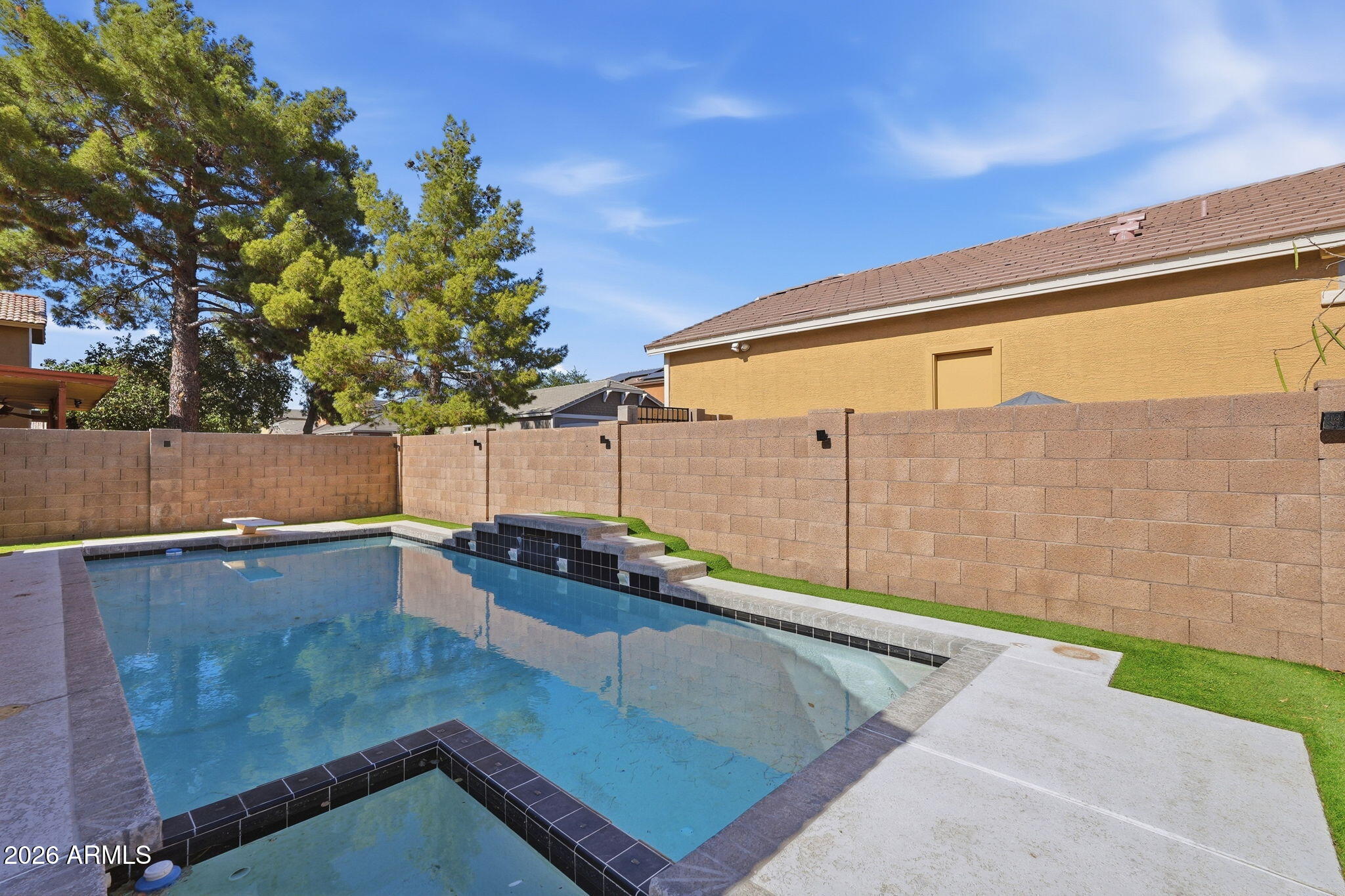 18809 N 43rd Place
