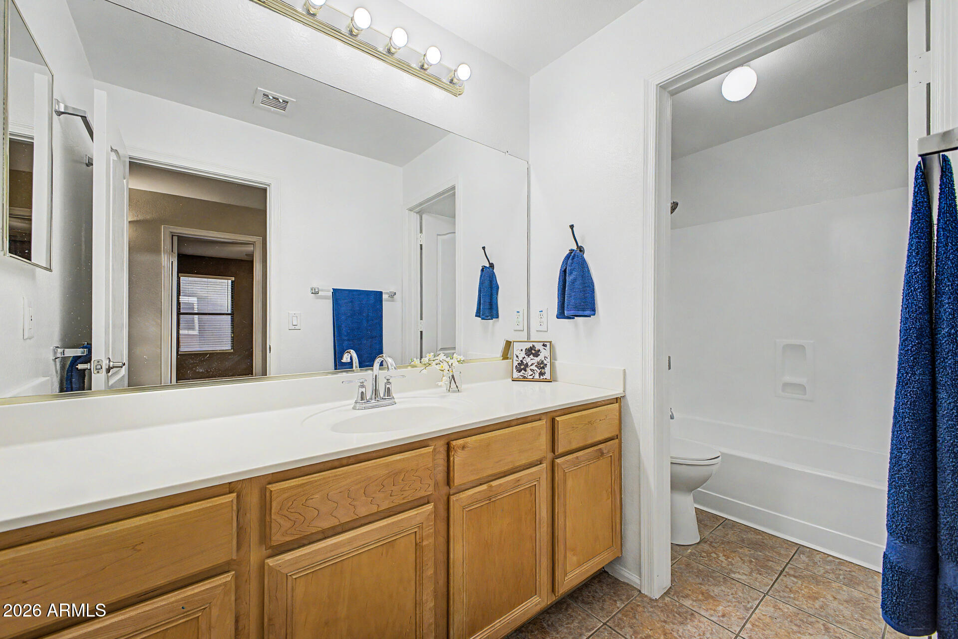 3311 W WALTER Way