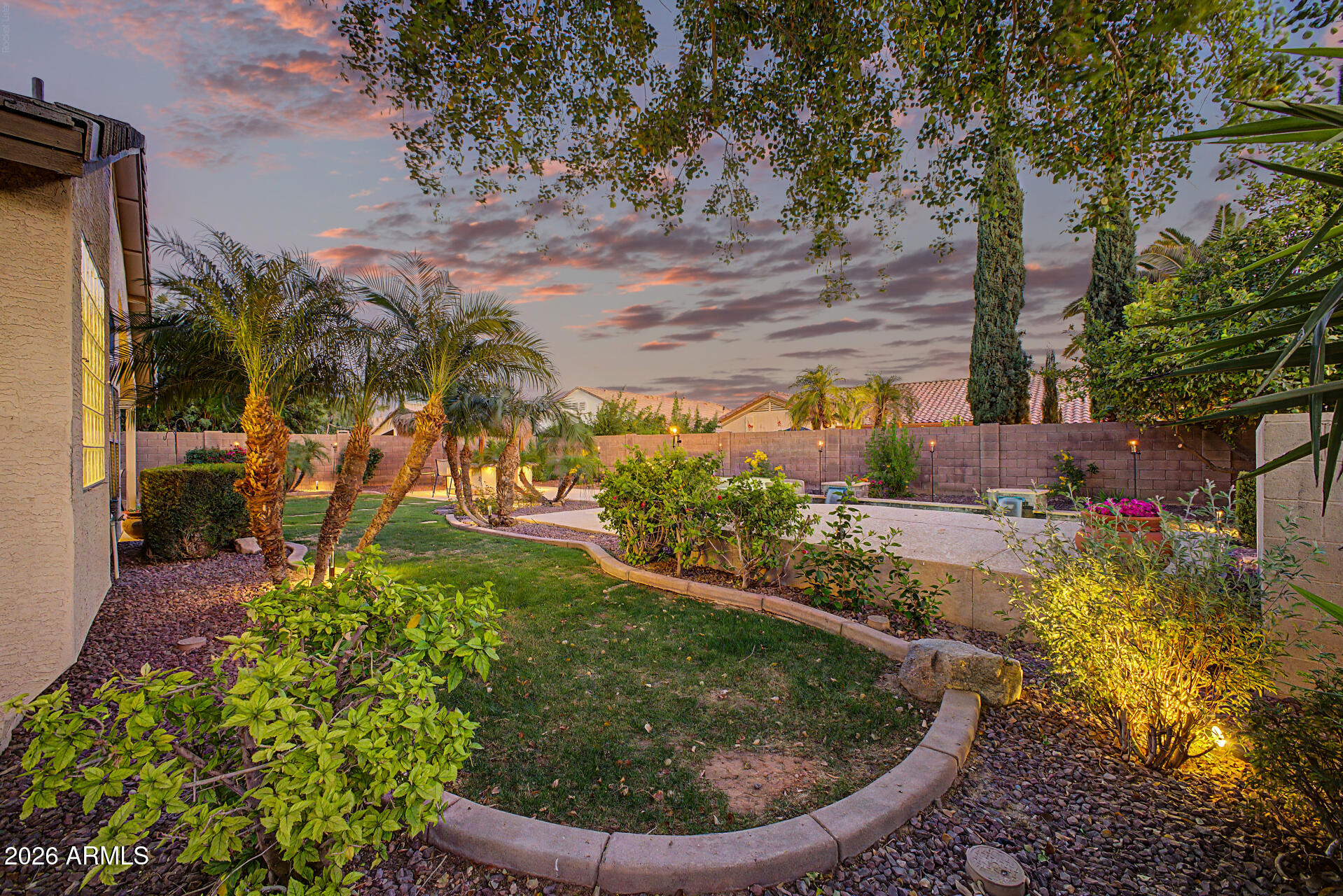 3311 W WALTER Way
