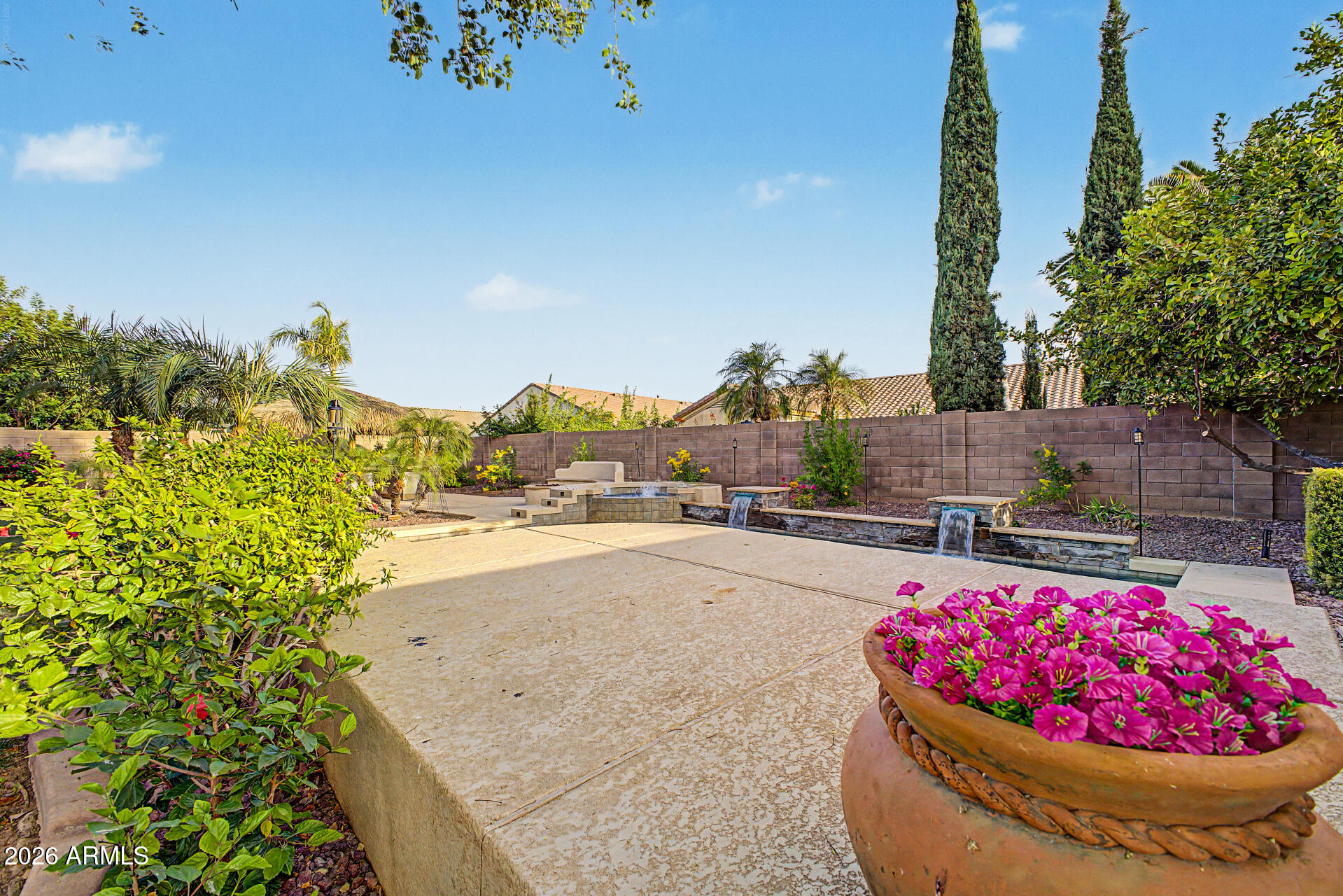 3311 W WALTER Way