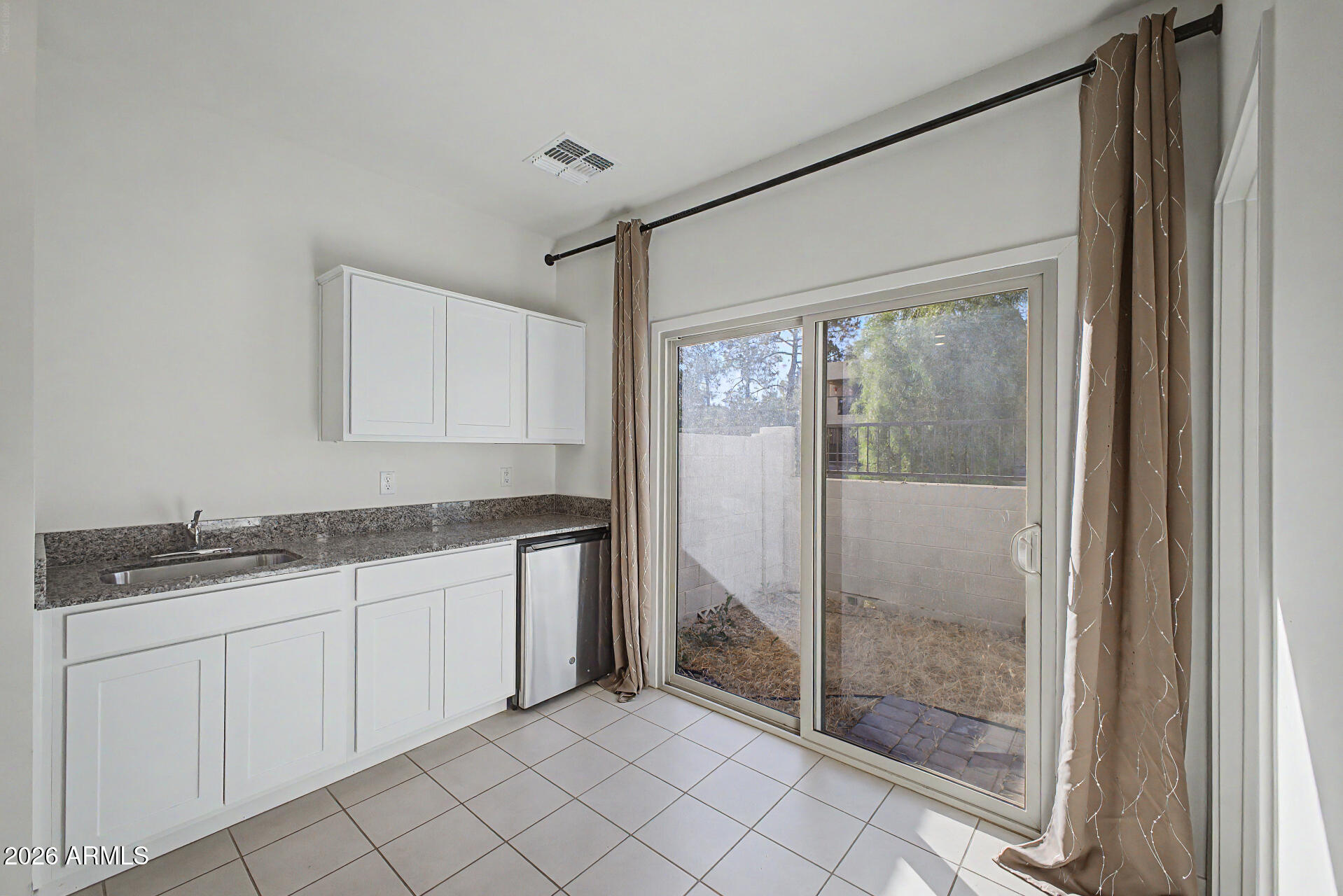 2162 W HARMONT Drive