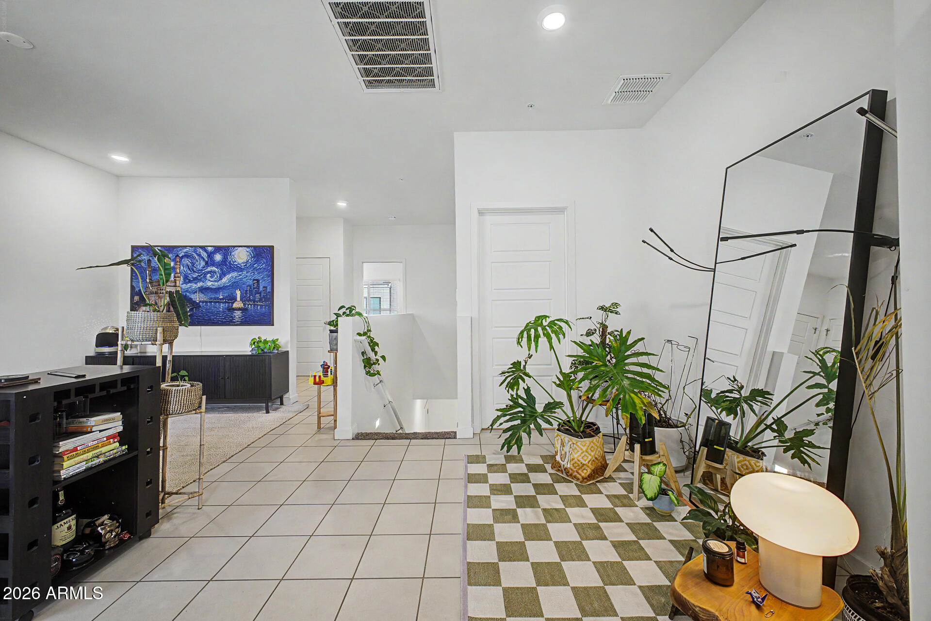 2162 W HARMONT Drive