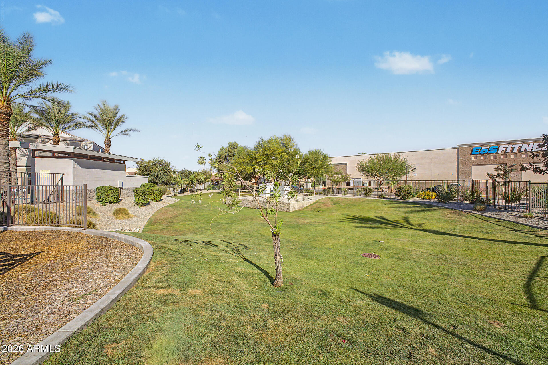2162 W HARMONT Drive