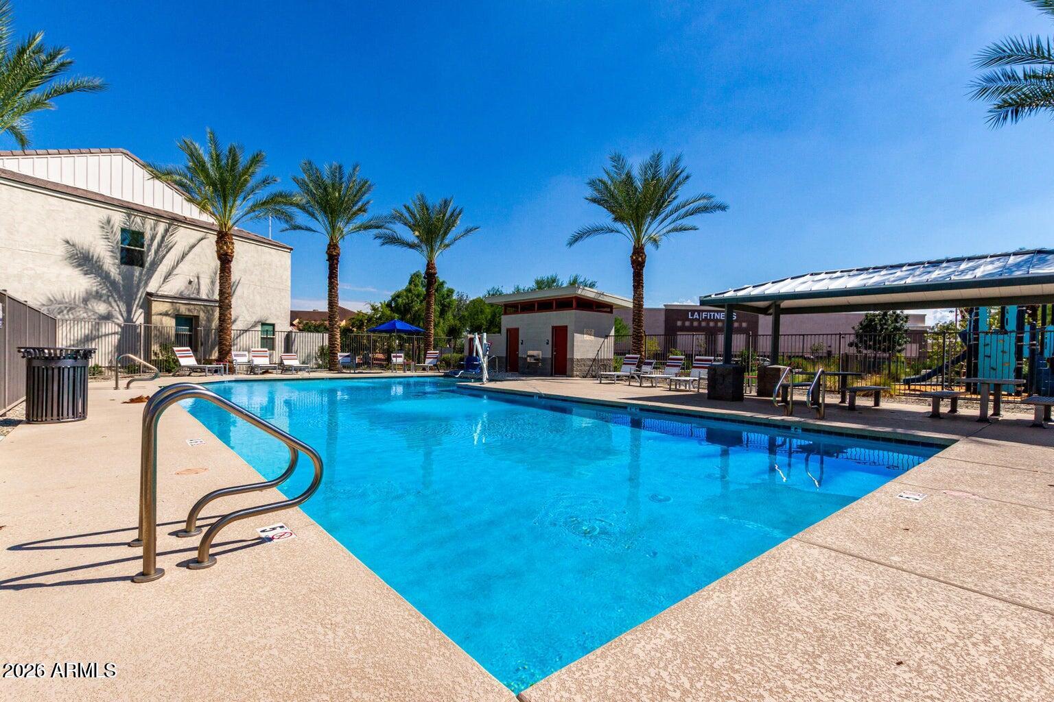 2162 W HARMONT Drive