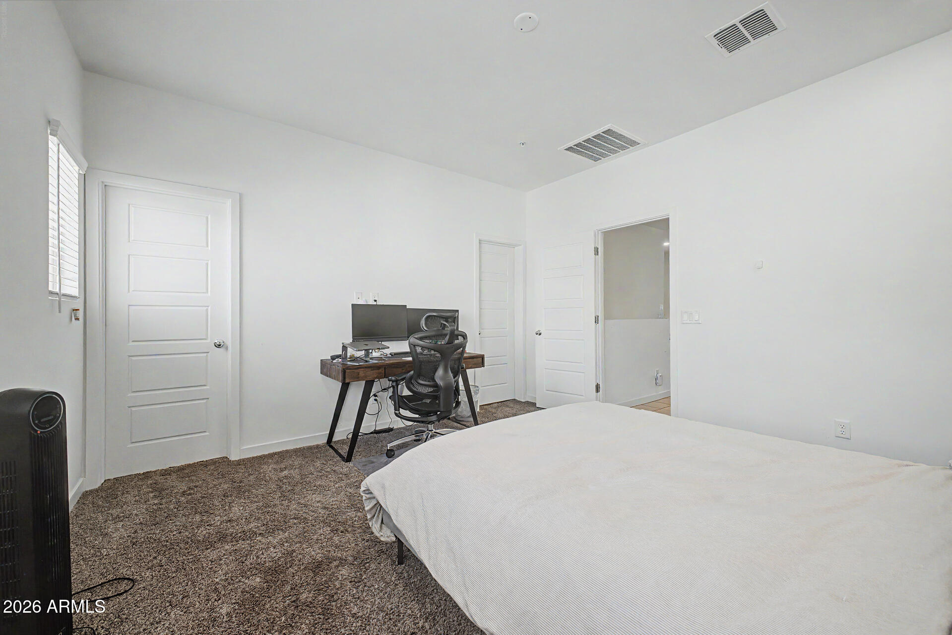 2162 W HARMONT Drive