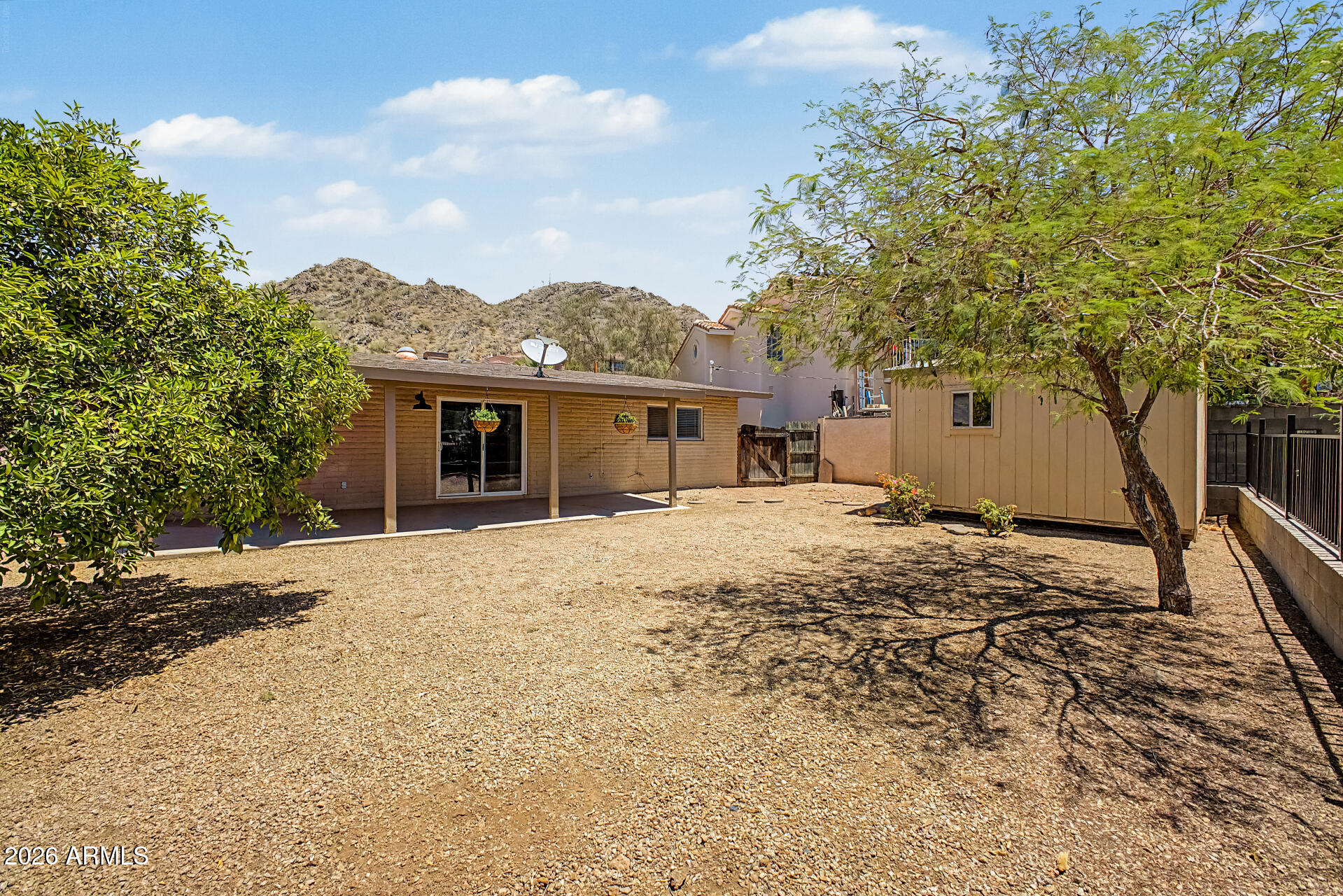 29 E FOOTHILL Drive