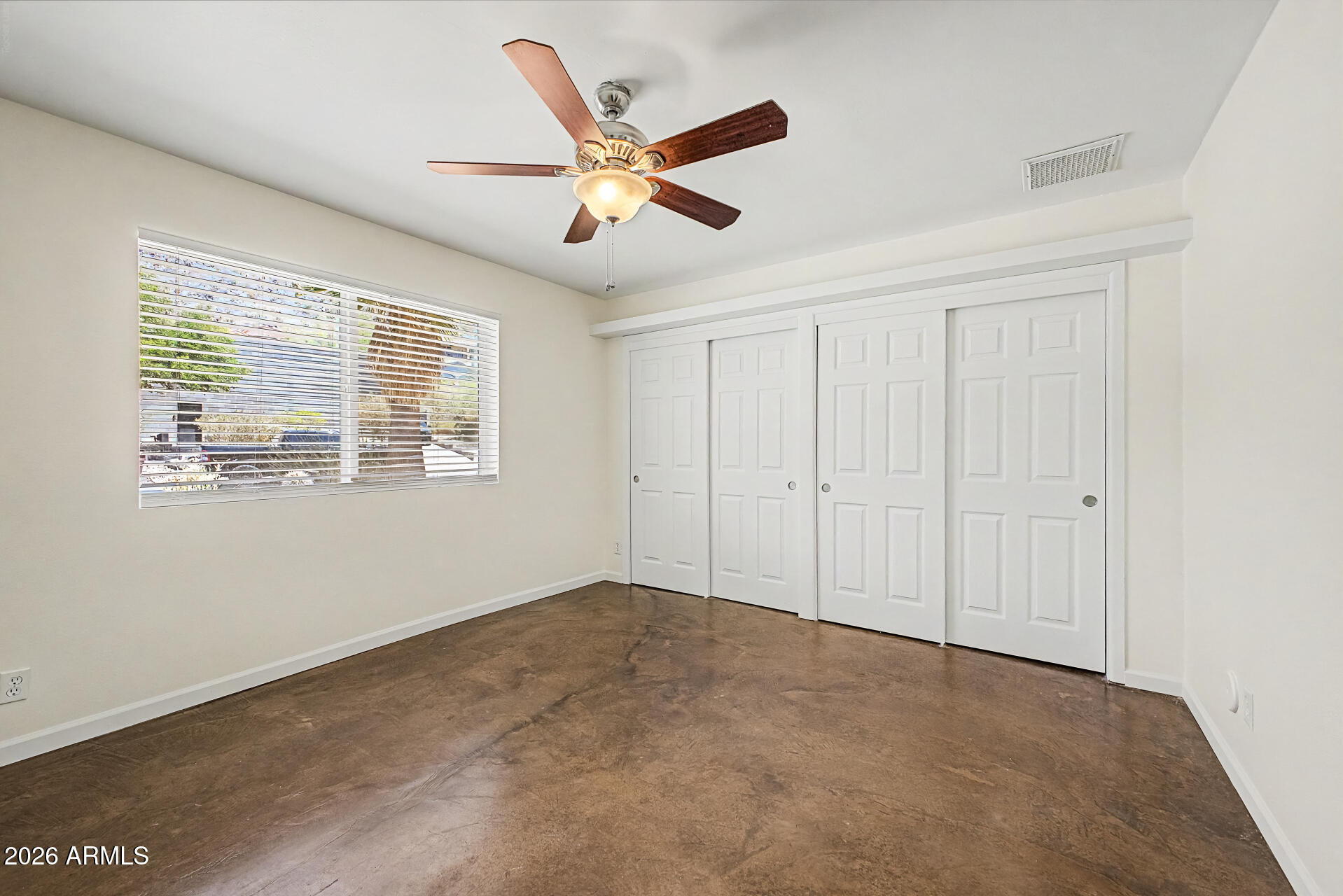 29 E FOOTHILL Drive