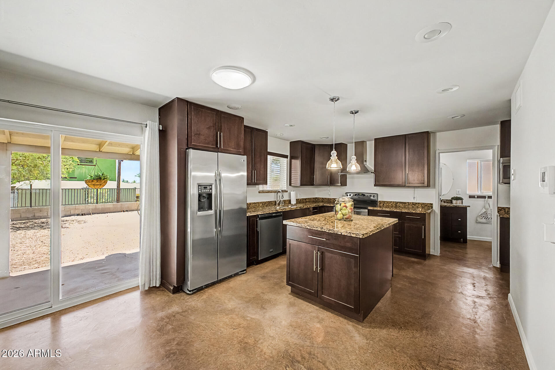 29 E FOOTHILL Drive