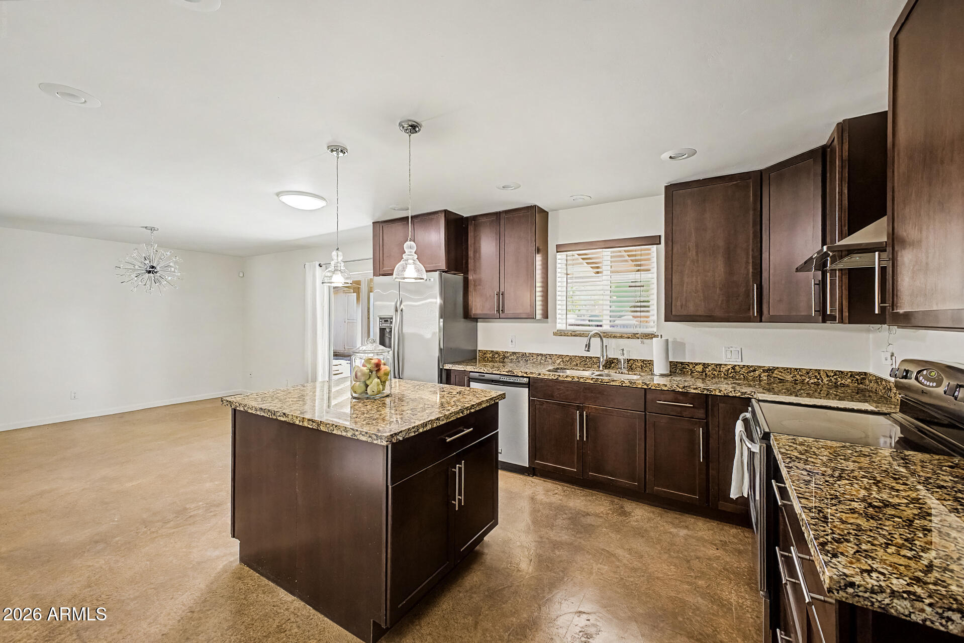 29 E FOOTHILL Drive