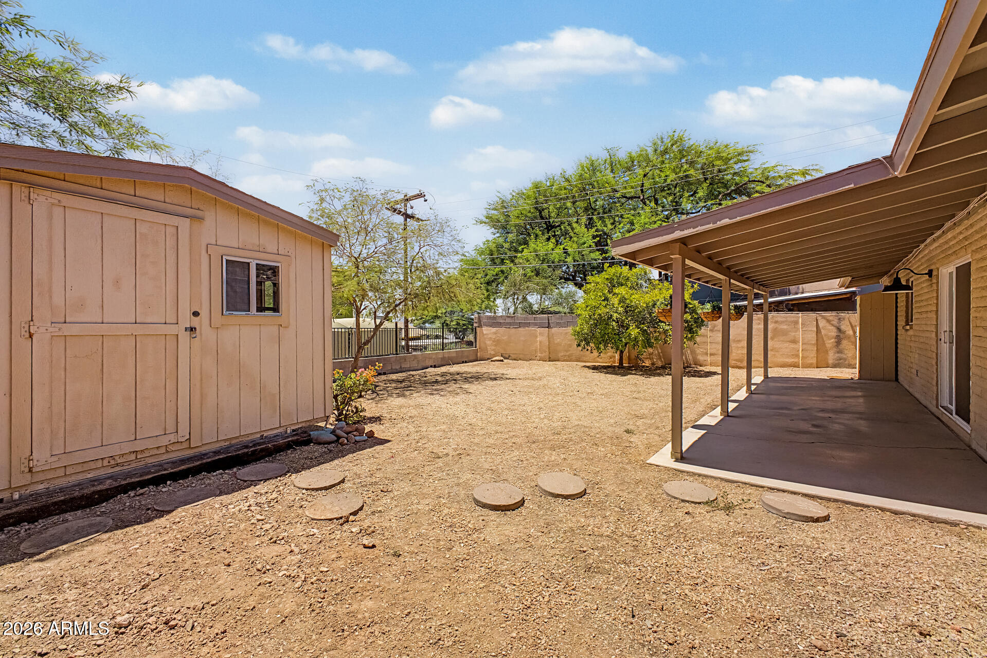 29 E FOOTHILL Drive