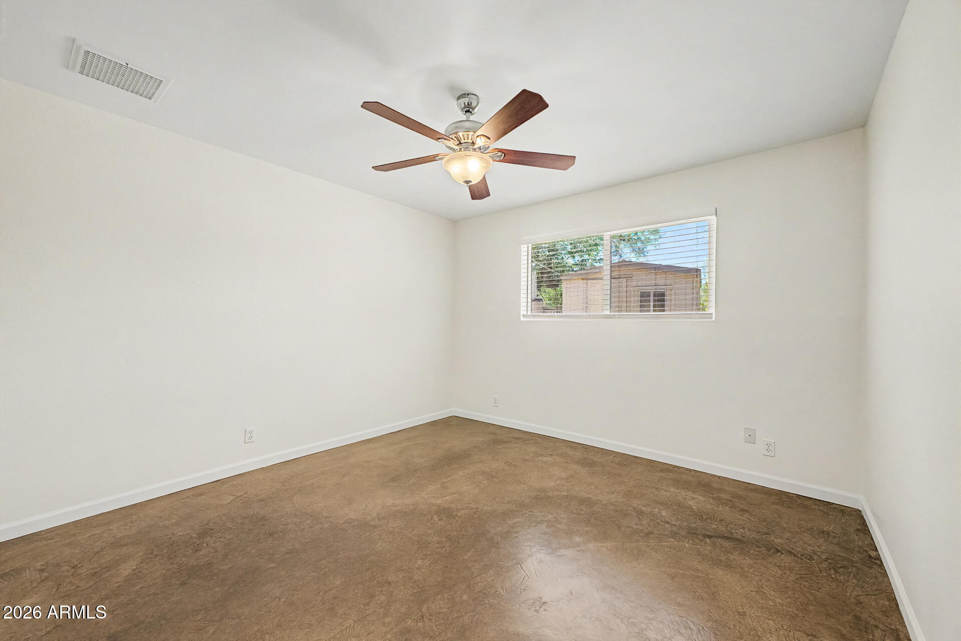 29 E FOOTHILL Drive