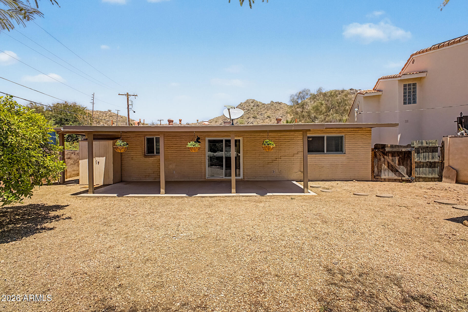 29 E FOOTHILL Drive