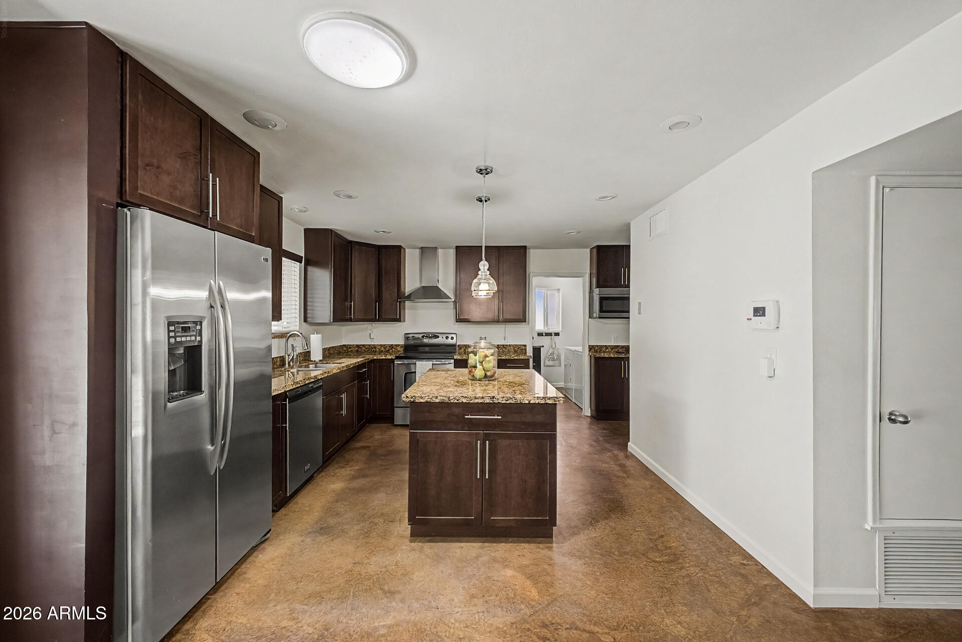 29 E FOOTHILL Drive