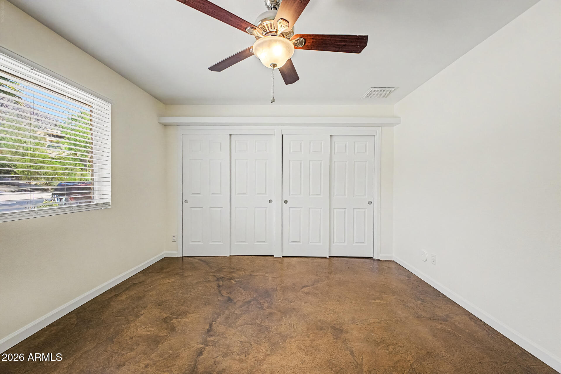 29 E FOOTHILL Drive