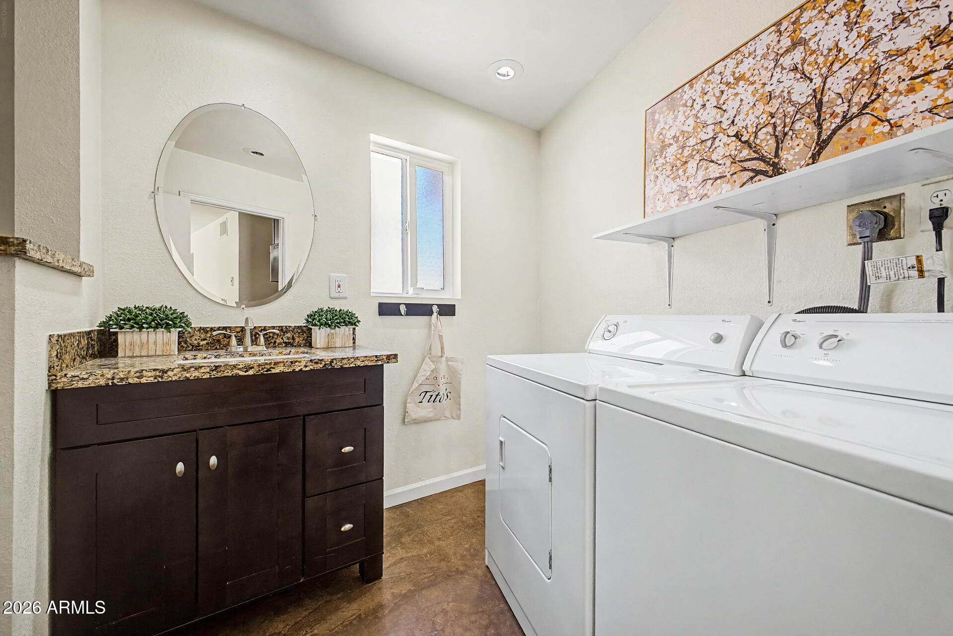29 E FOOTHILL Drive