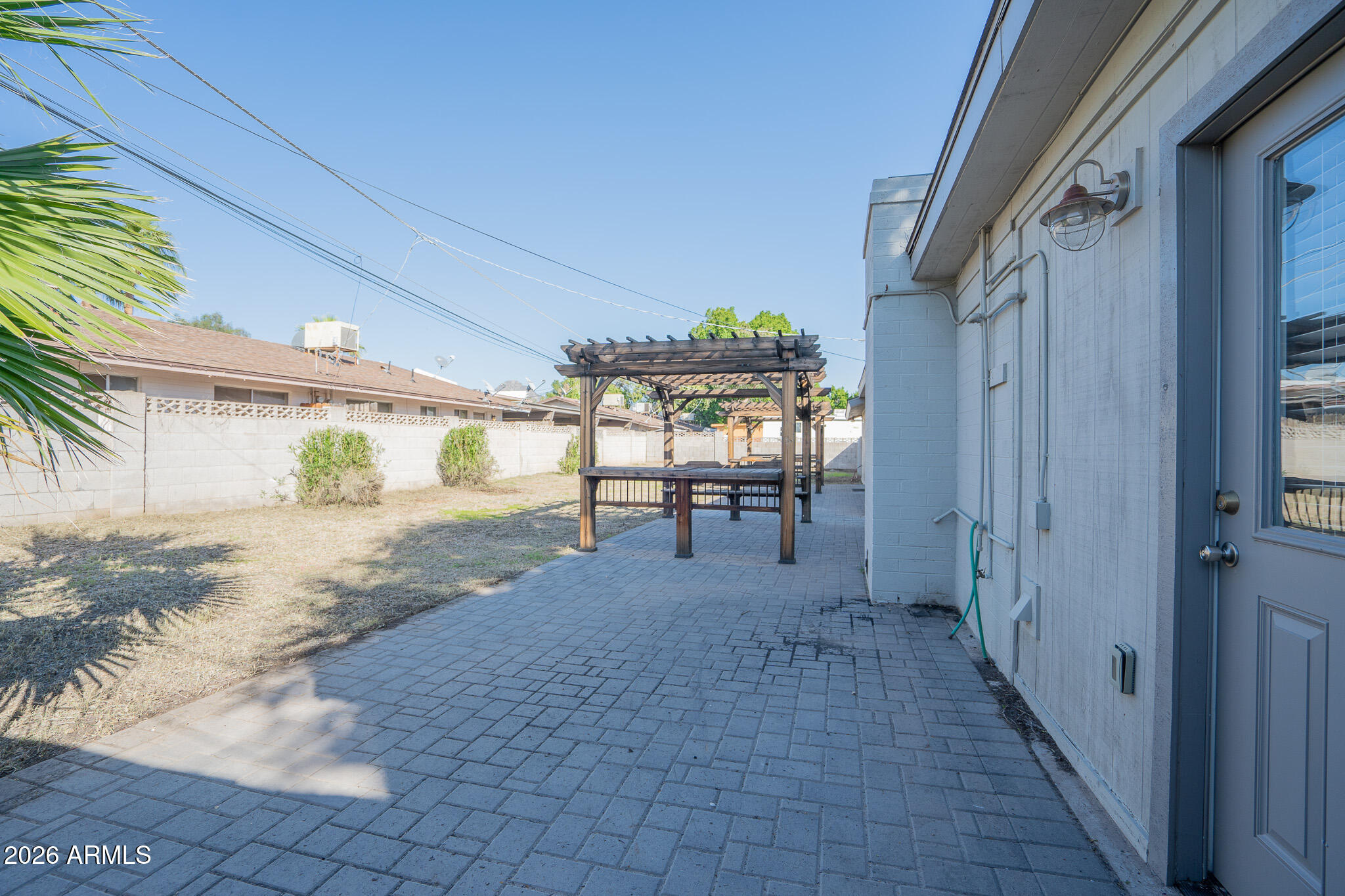 1008 E Citrus Way