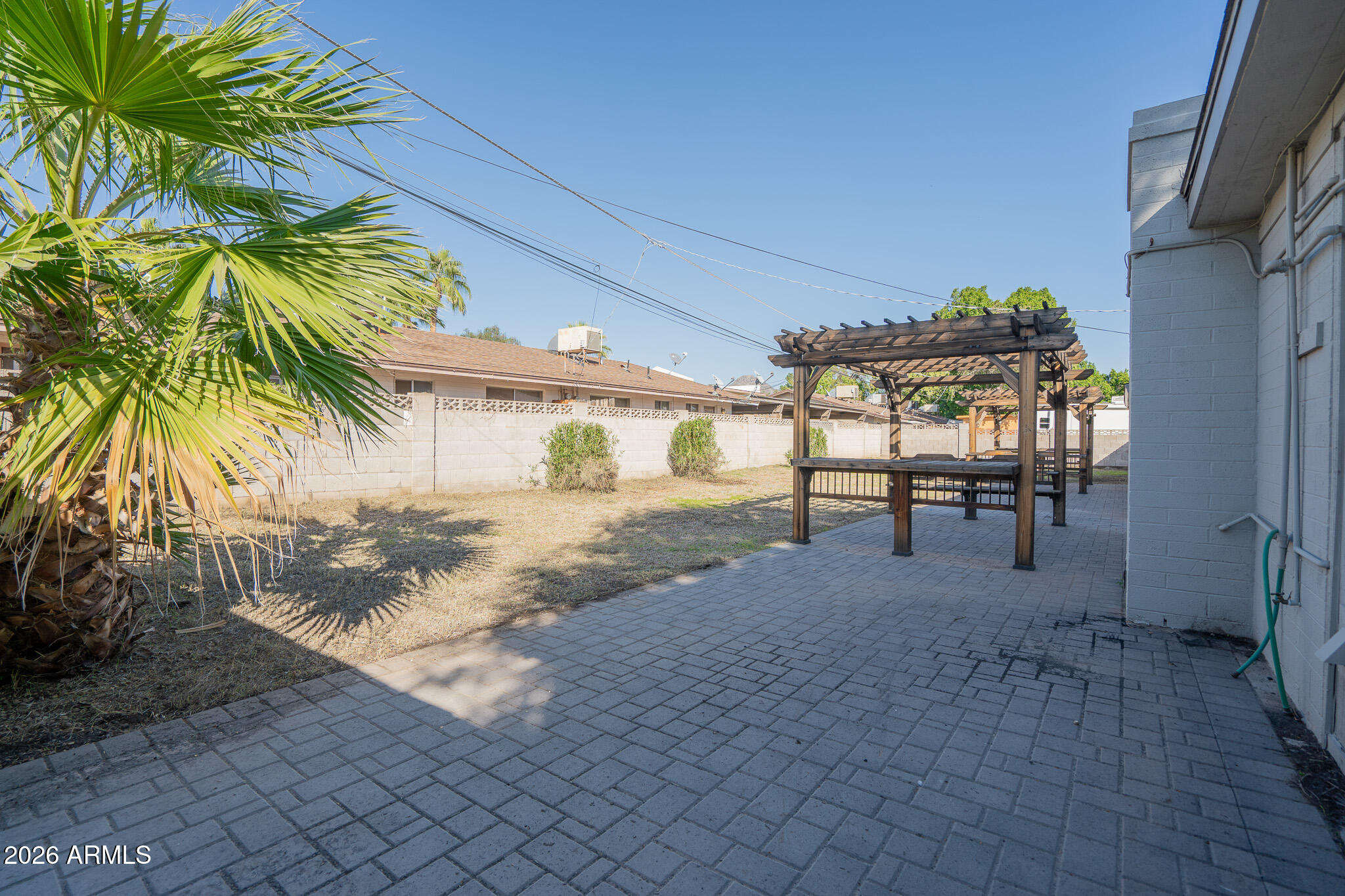 1008 E Citrus Way