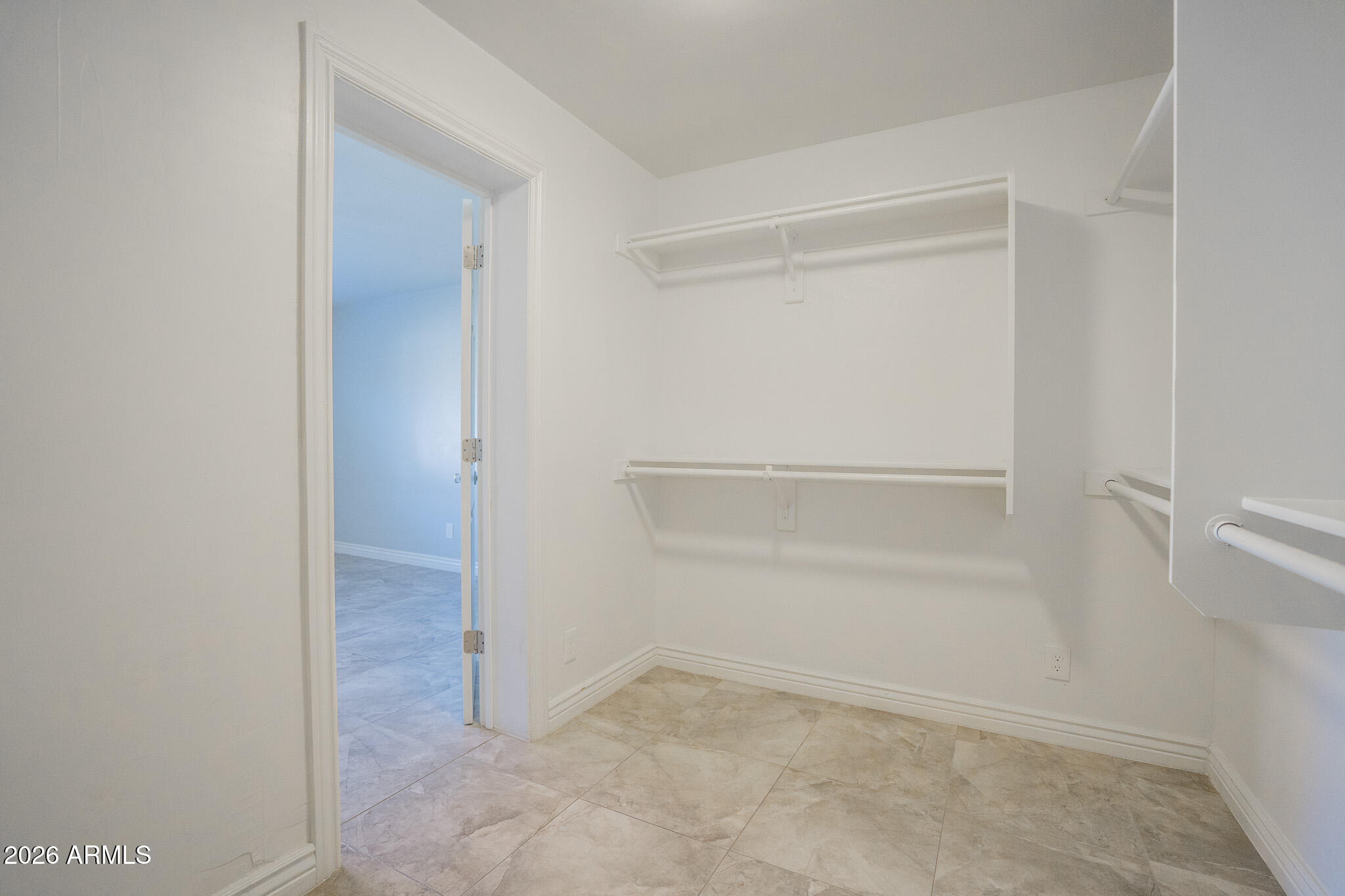 1008 E Citrus Way