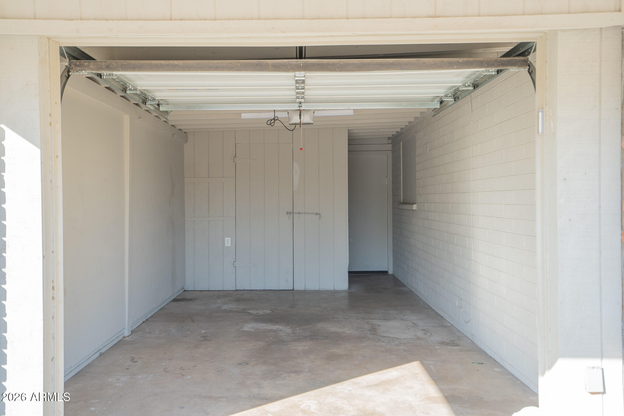 1008 E Citrus Way