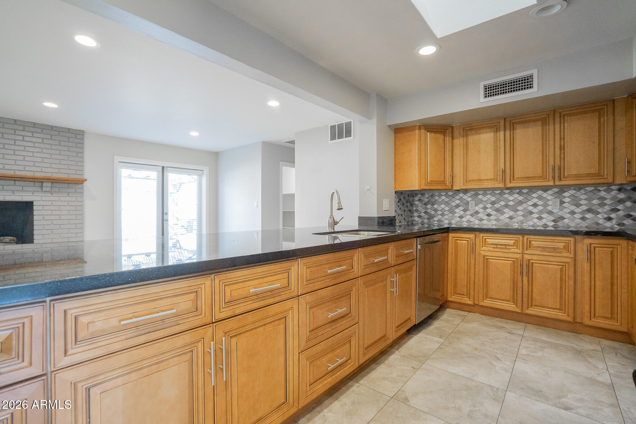 1008 E Citrus Way