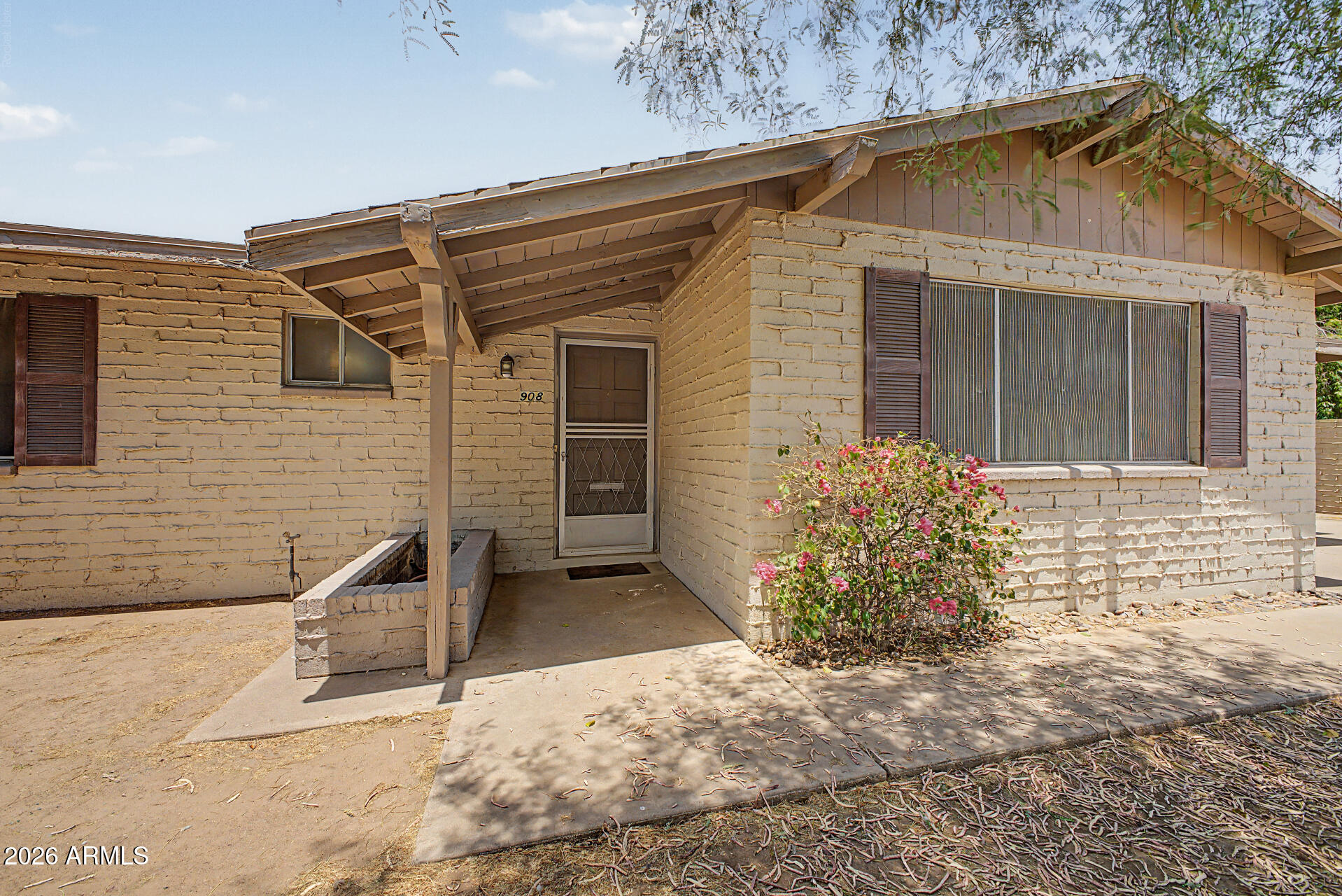 908 W MCLELLAN Road