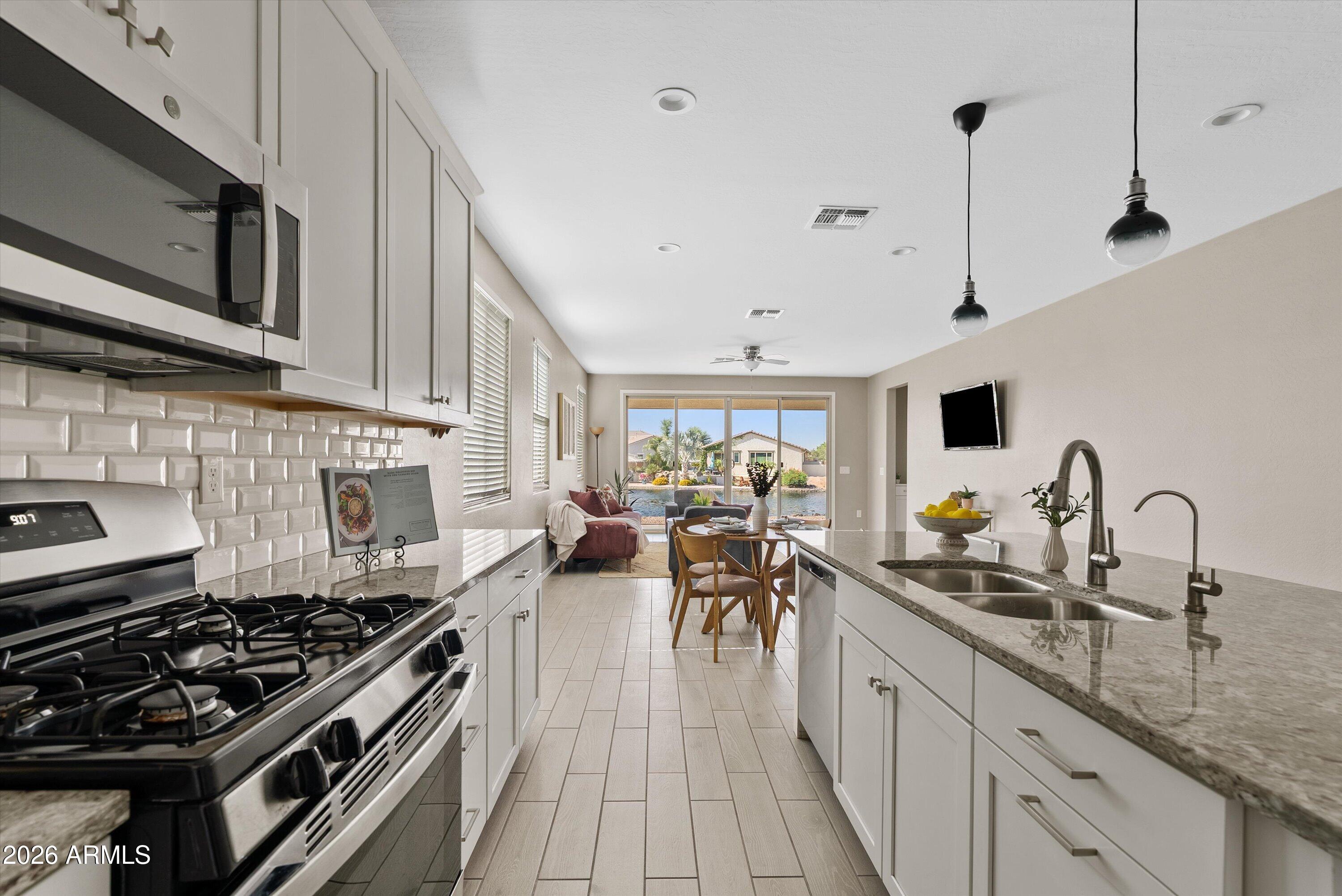 40699 W LITTLE Drive