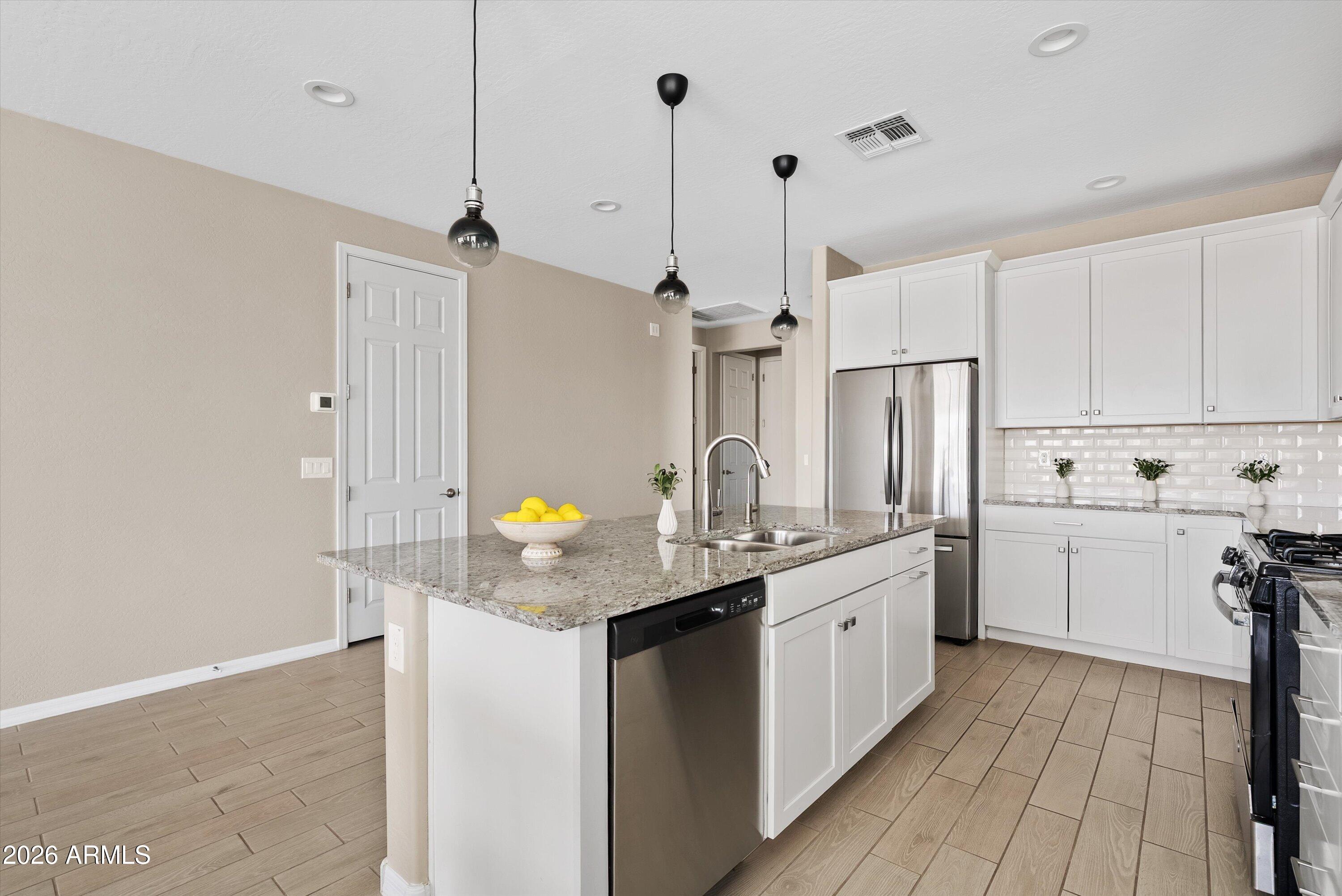 40699 W LITTLE Drive