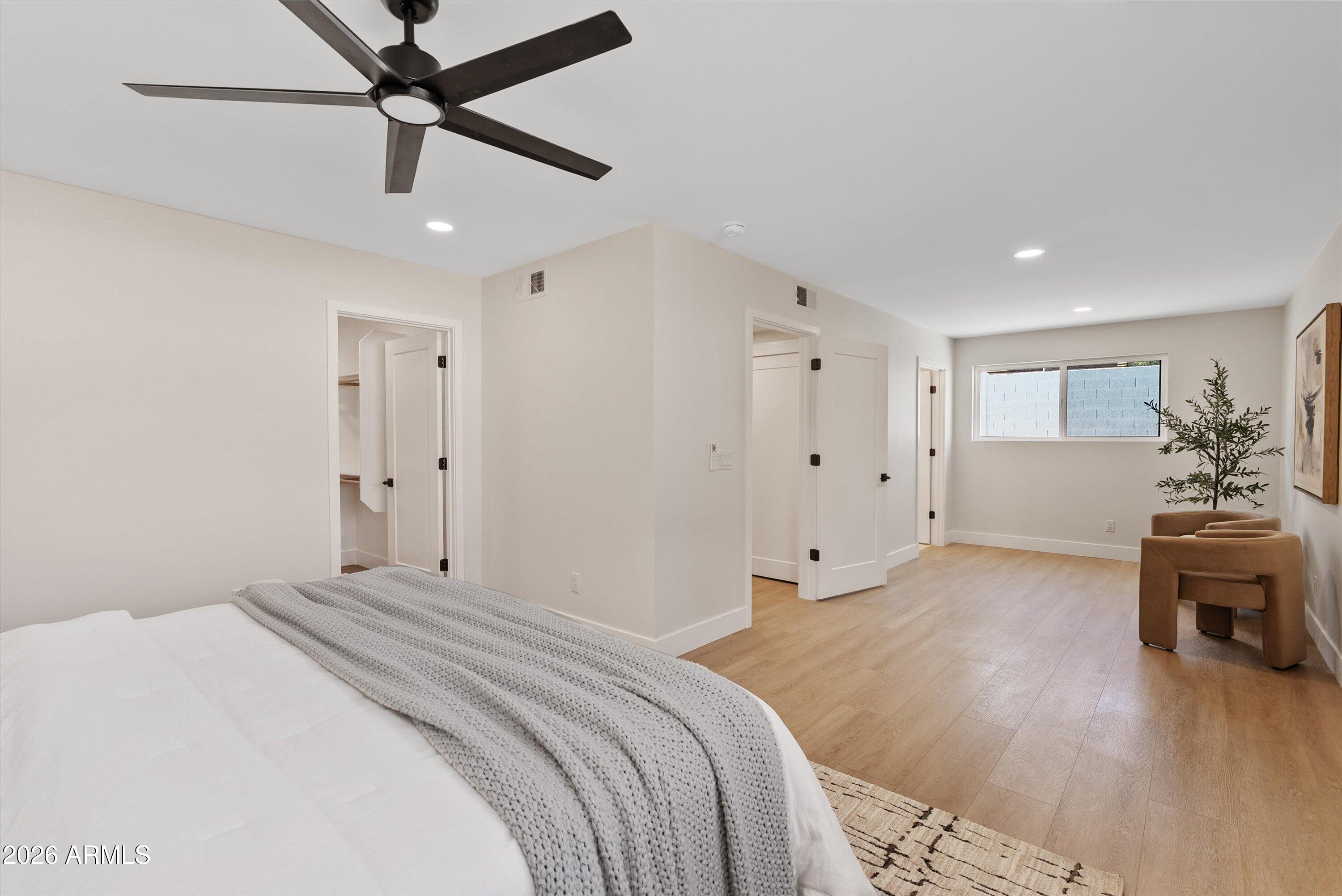 3921 E SAHUARO Drive