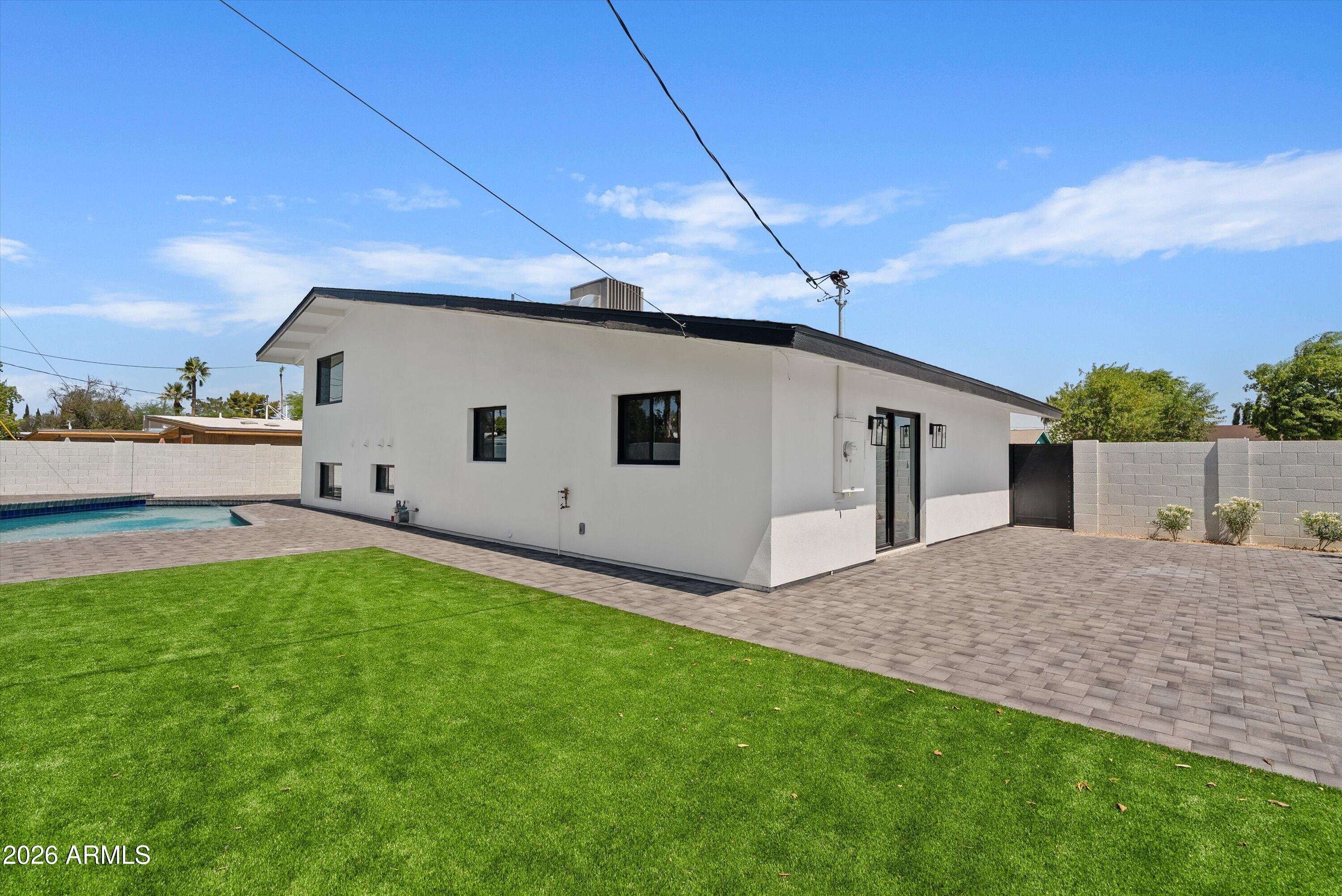 3921 E SAHUARO Drive