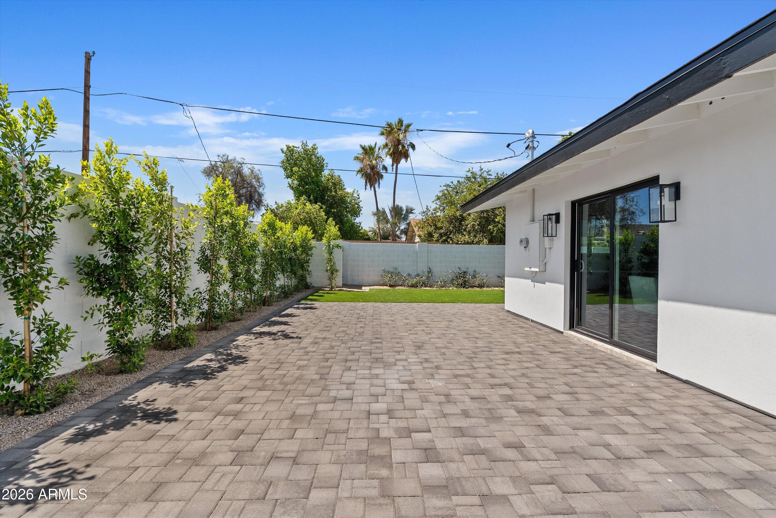 3921 E SAHUARO Drive