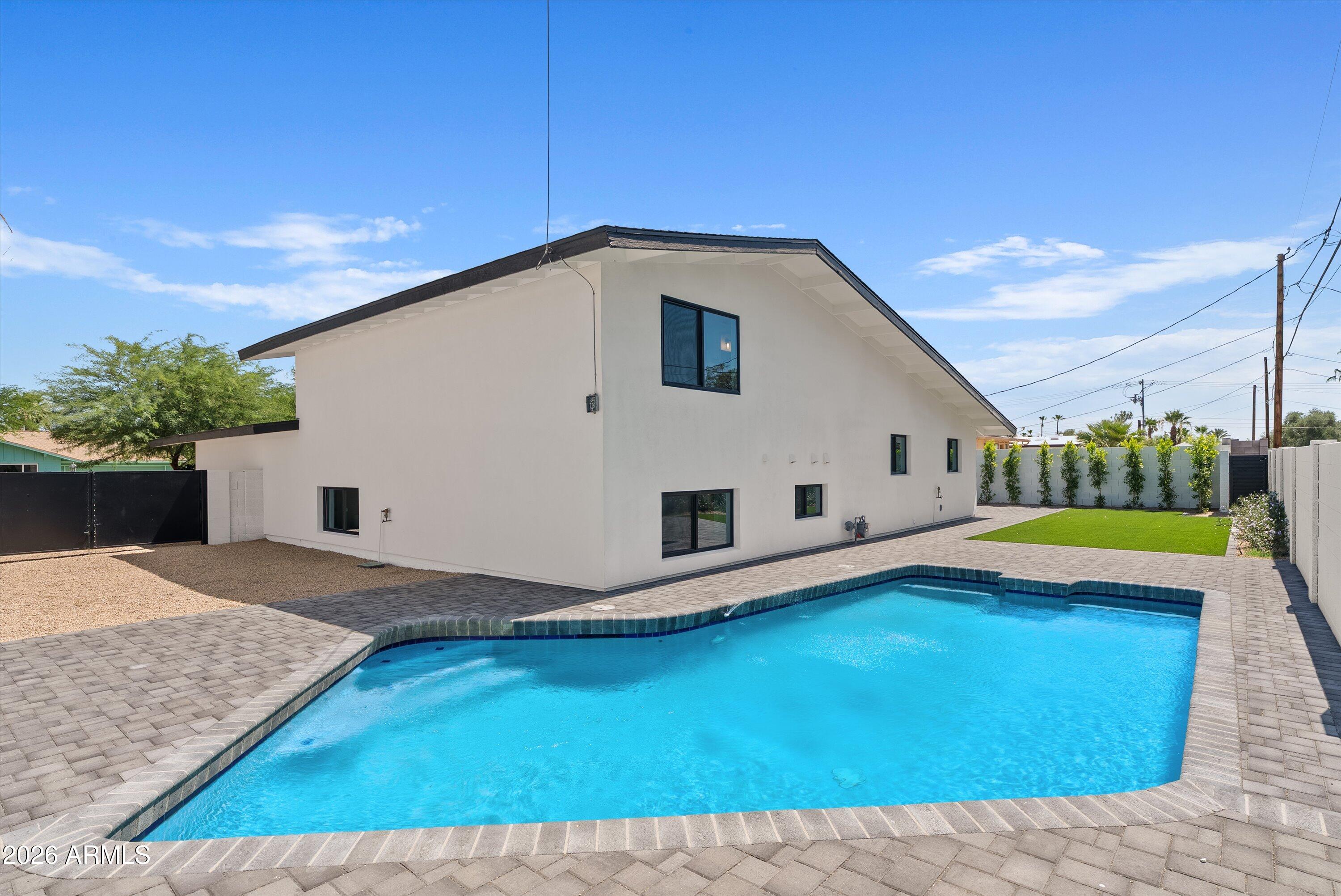 3921 E SAHUARO Drive