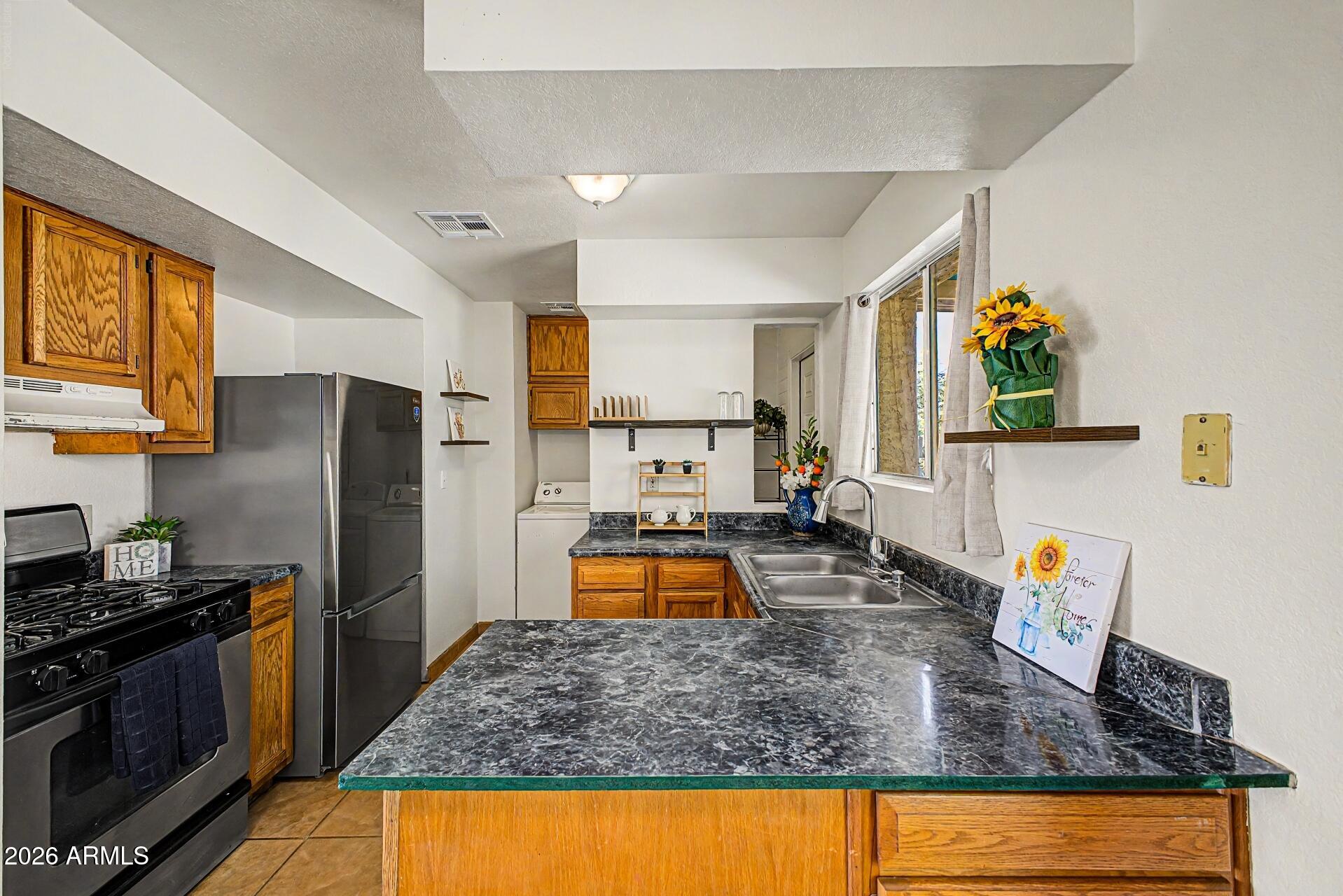 741 N SONORA Street