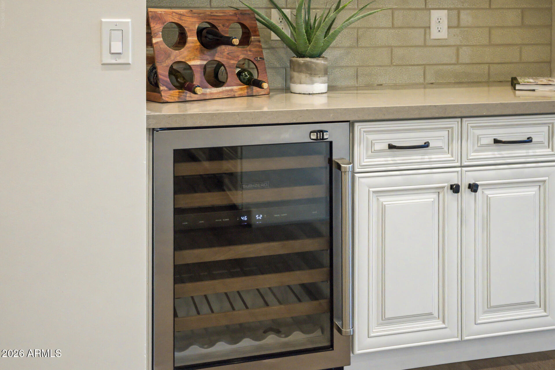 40 W FRIER Drive