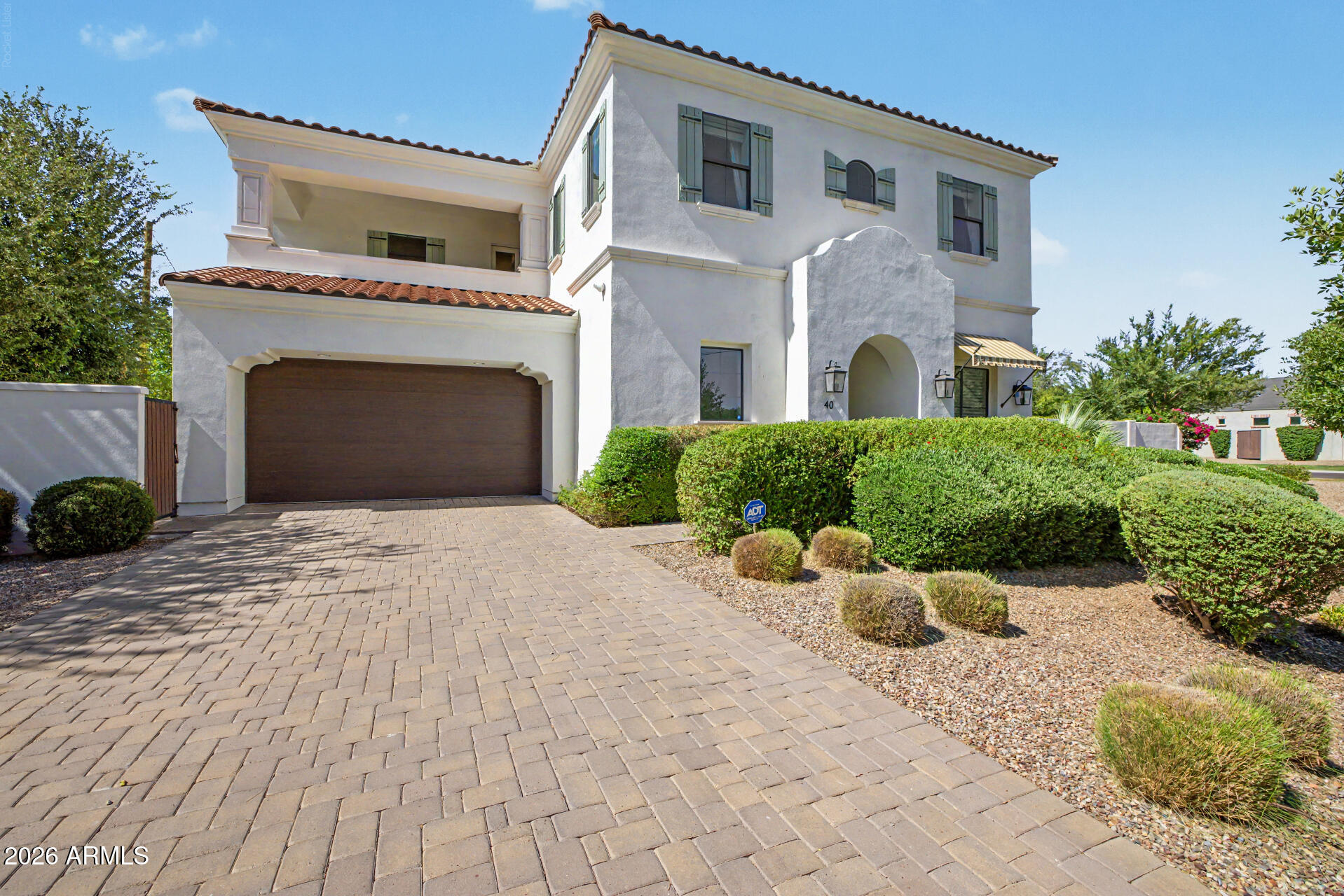 40 W FRIER Drive