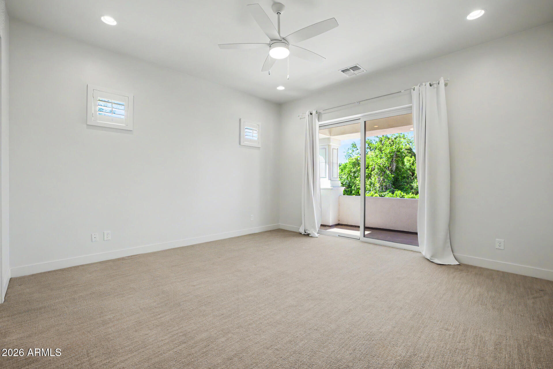 40 W FRIER Drive