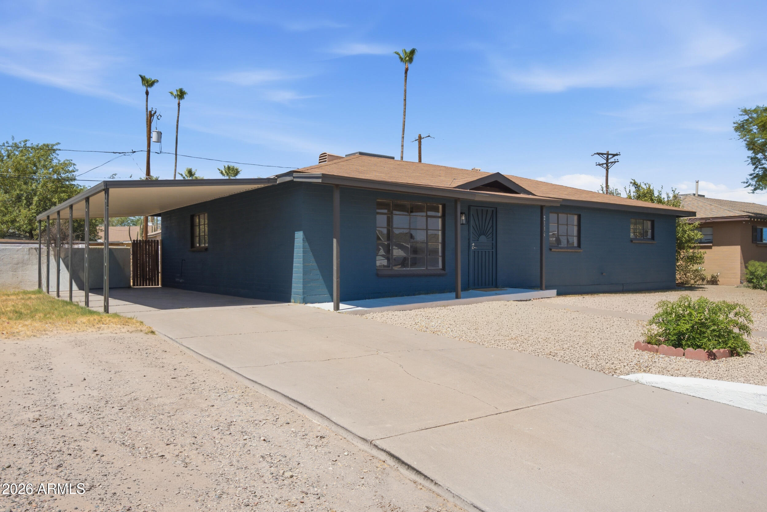 2114 W RANCHO Drive