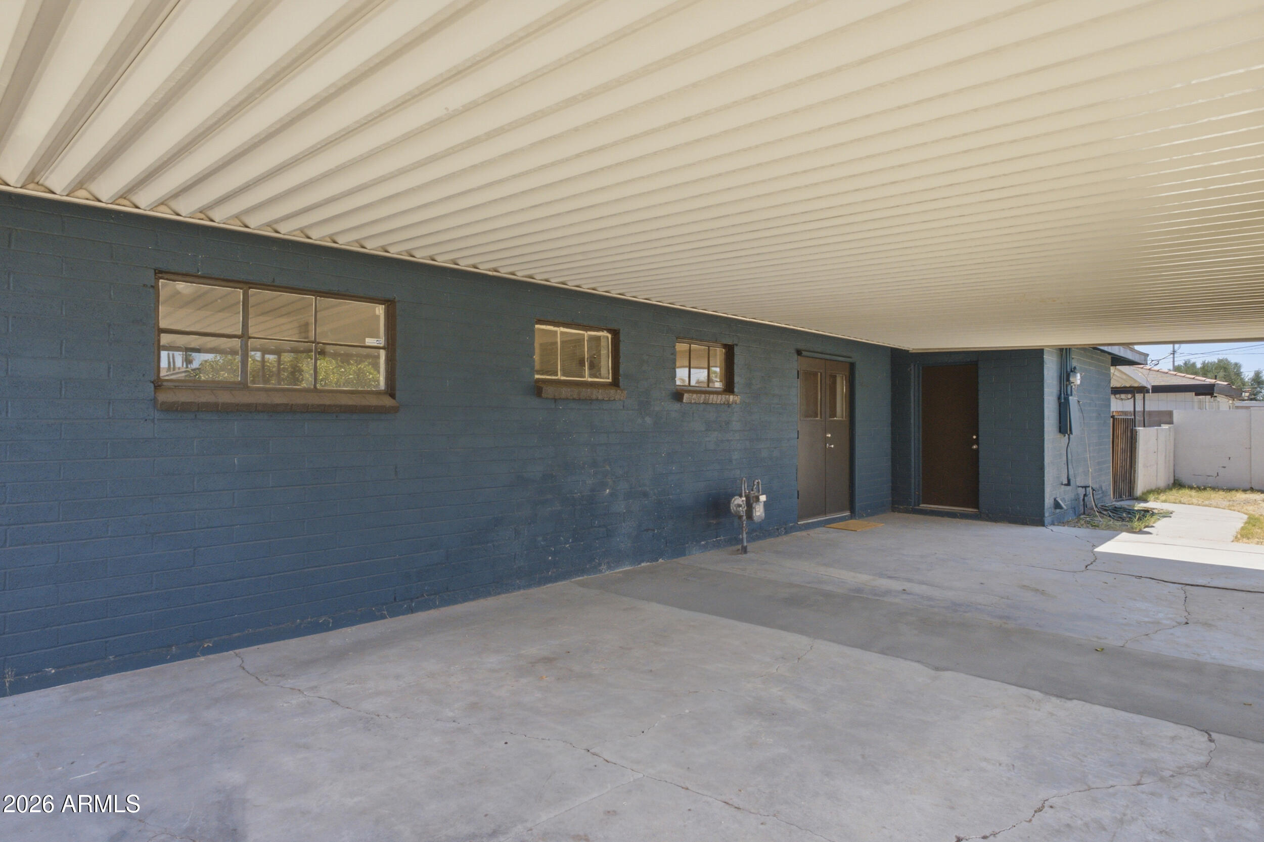 2114 W RANCHO Drive