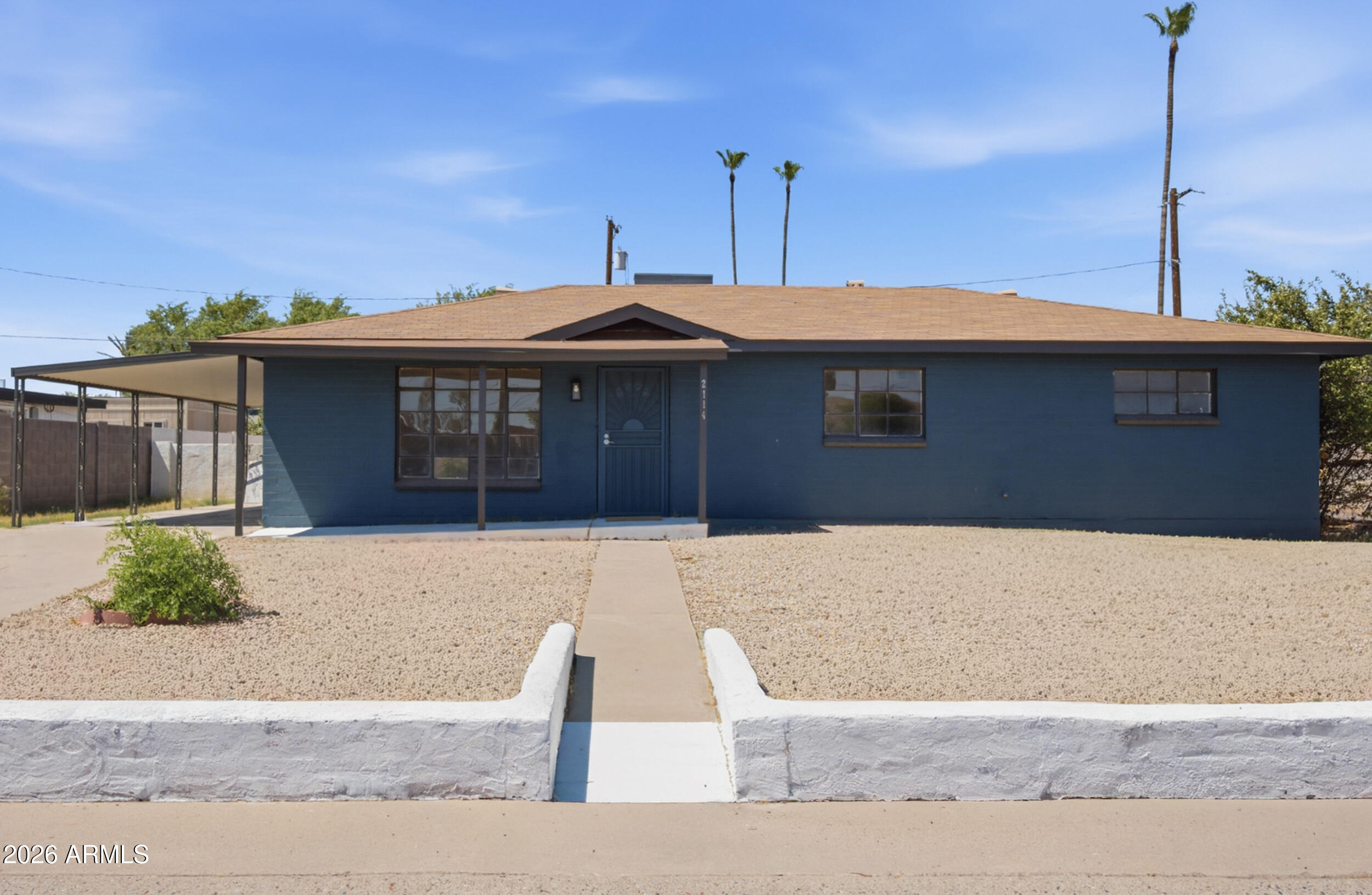 2114 W RANCHO Drive